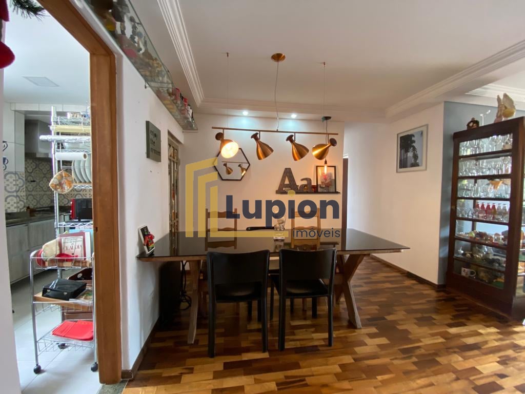Apartamento à venda,  3 dormitórios com 94 metros privativos C...