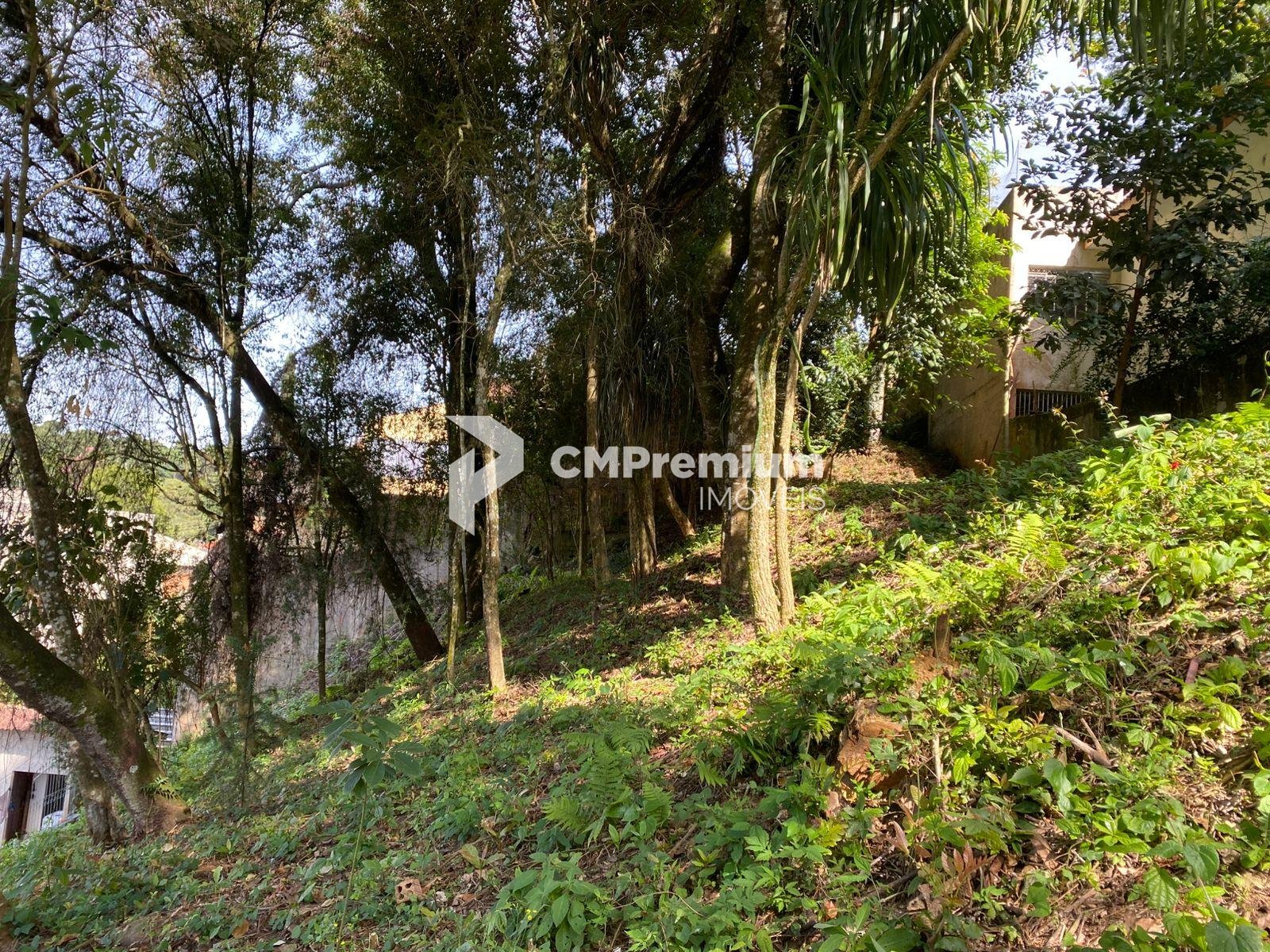 Terreno à venda, com 880 metros, no Abranches,  Em frente ao n...