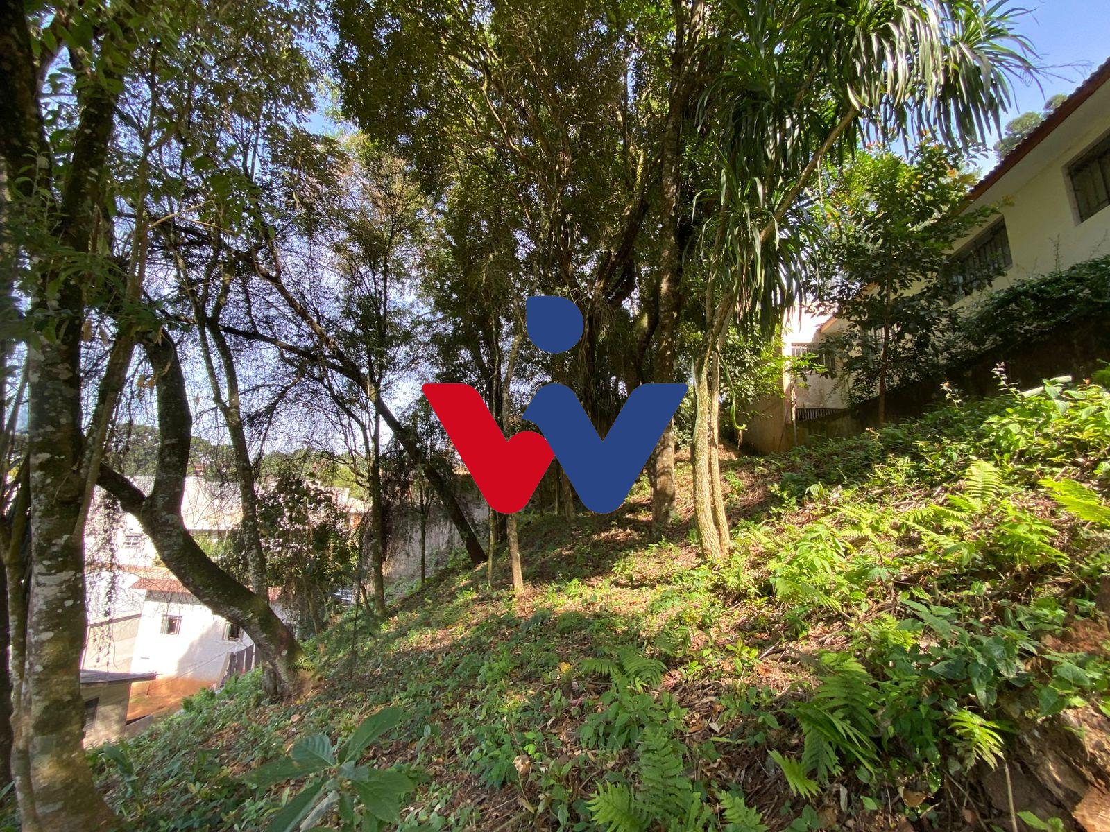 Terreno à venda, com 880 metros, no Abranches,  Em frente ao n...
