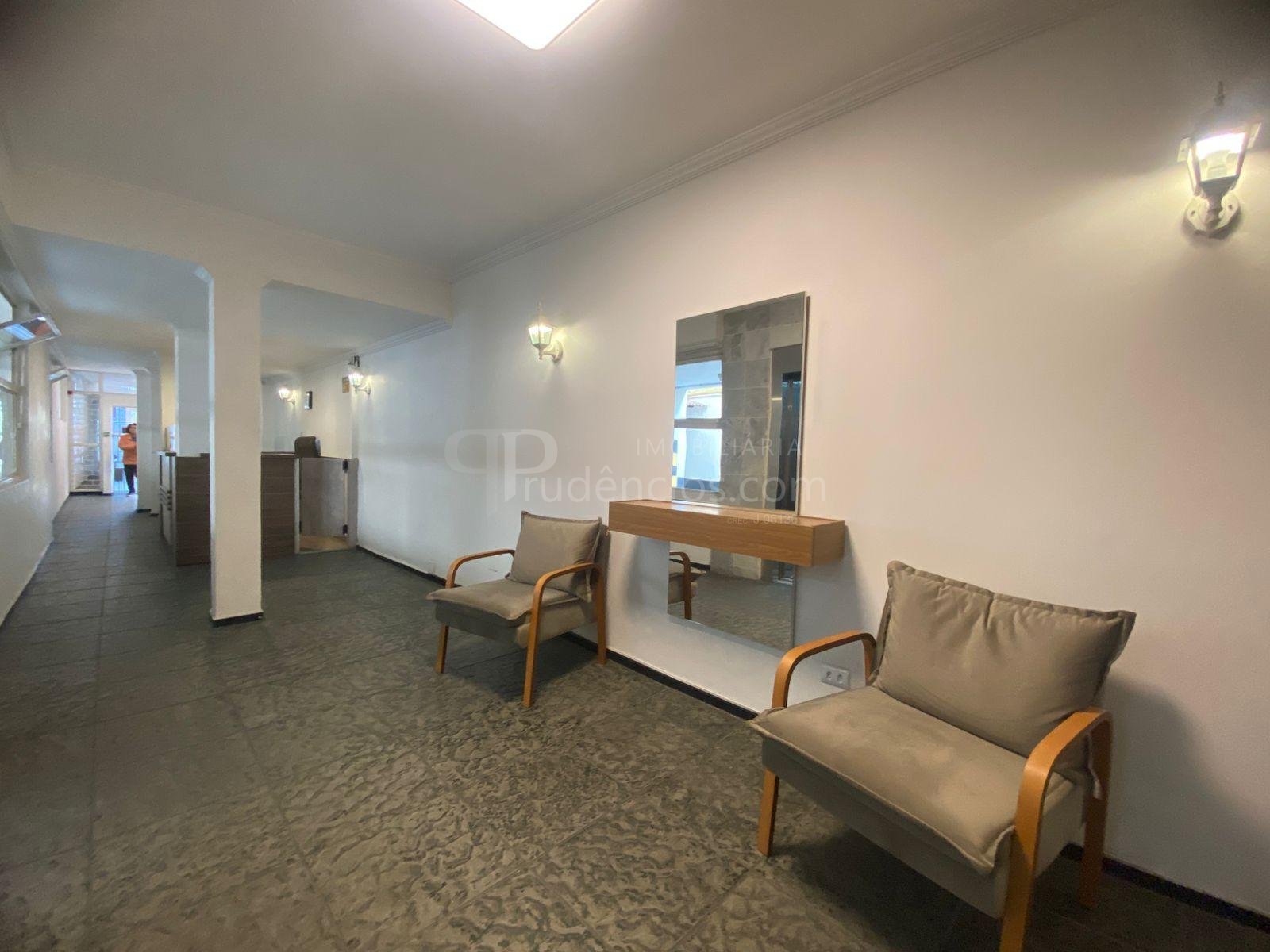 Apartamento com 2 dormitórios à venda, Centro, CURITIBA - PR