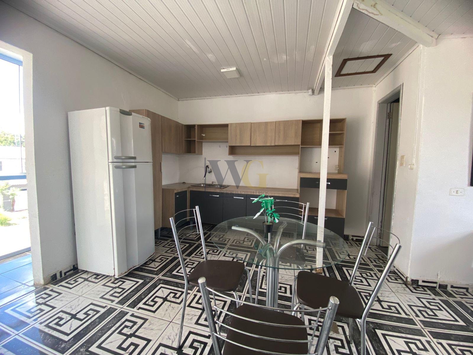 Apartamento, Para locação no primeiro andar, e salas comerciai...