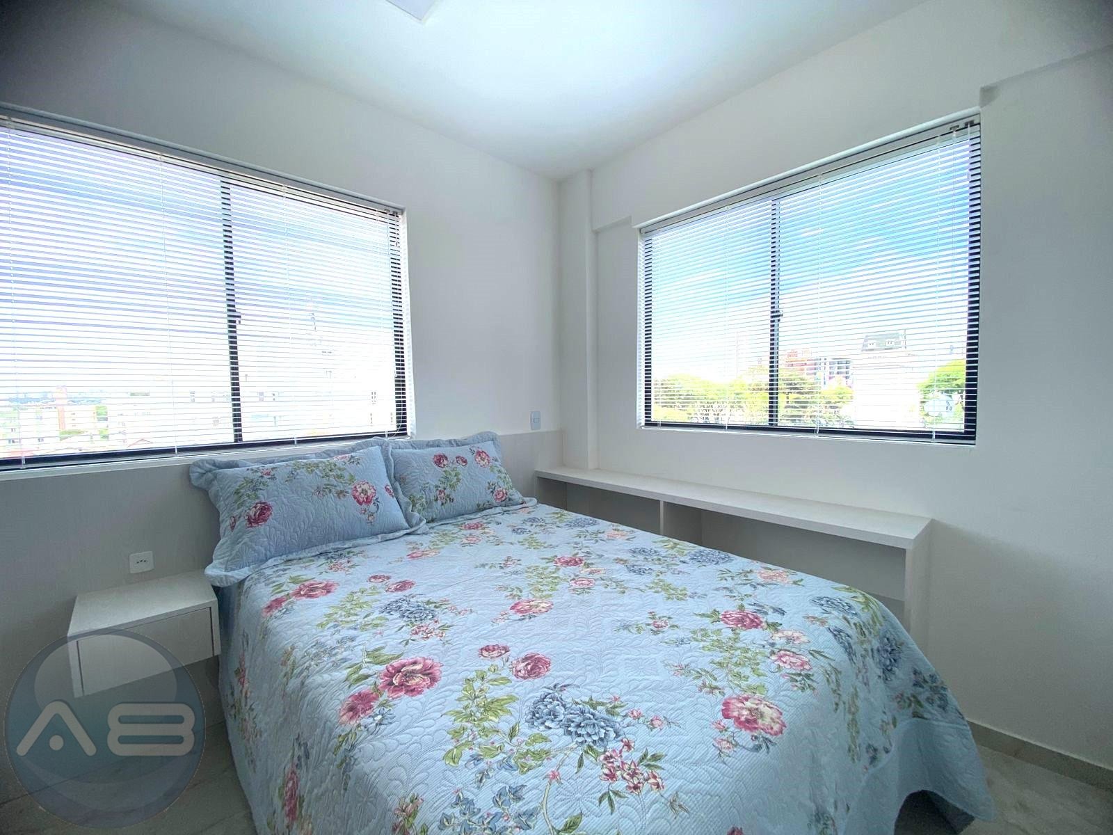 Estudio à venda,  Novo, com móveis sob medida, Jardim Botânico...