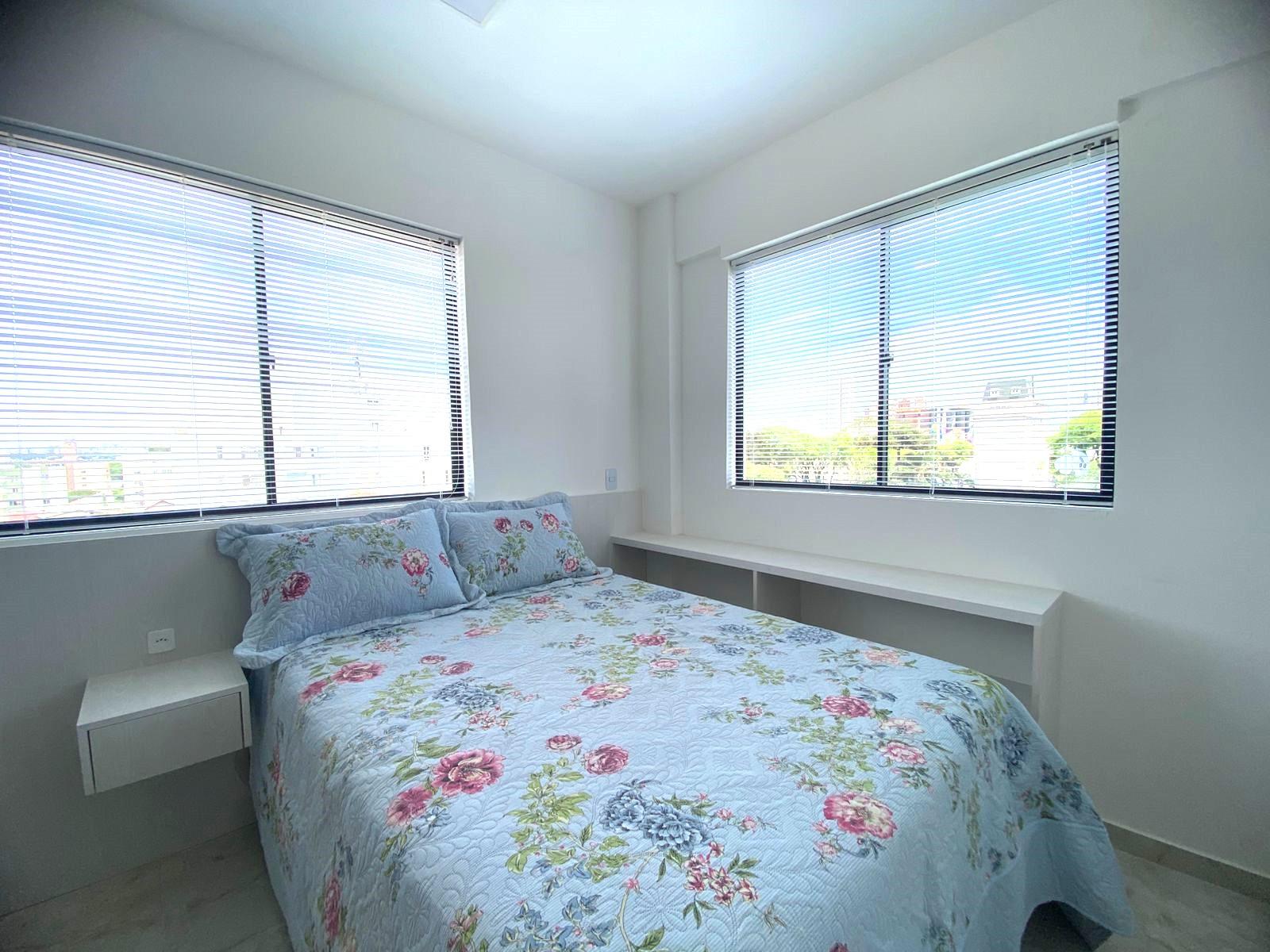 Estudio à venda,  Novo, com móveis sob medida, Jardim Botânico, CURITIBA - PR