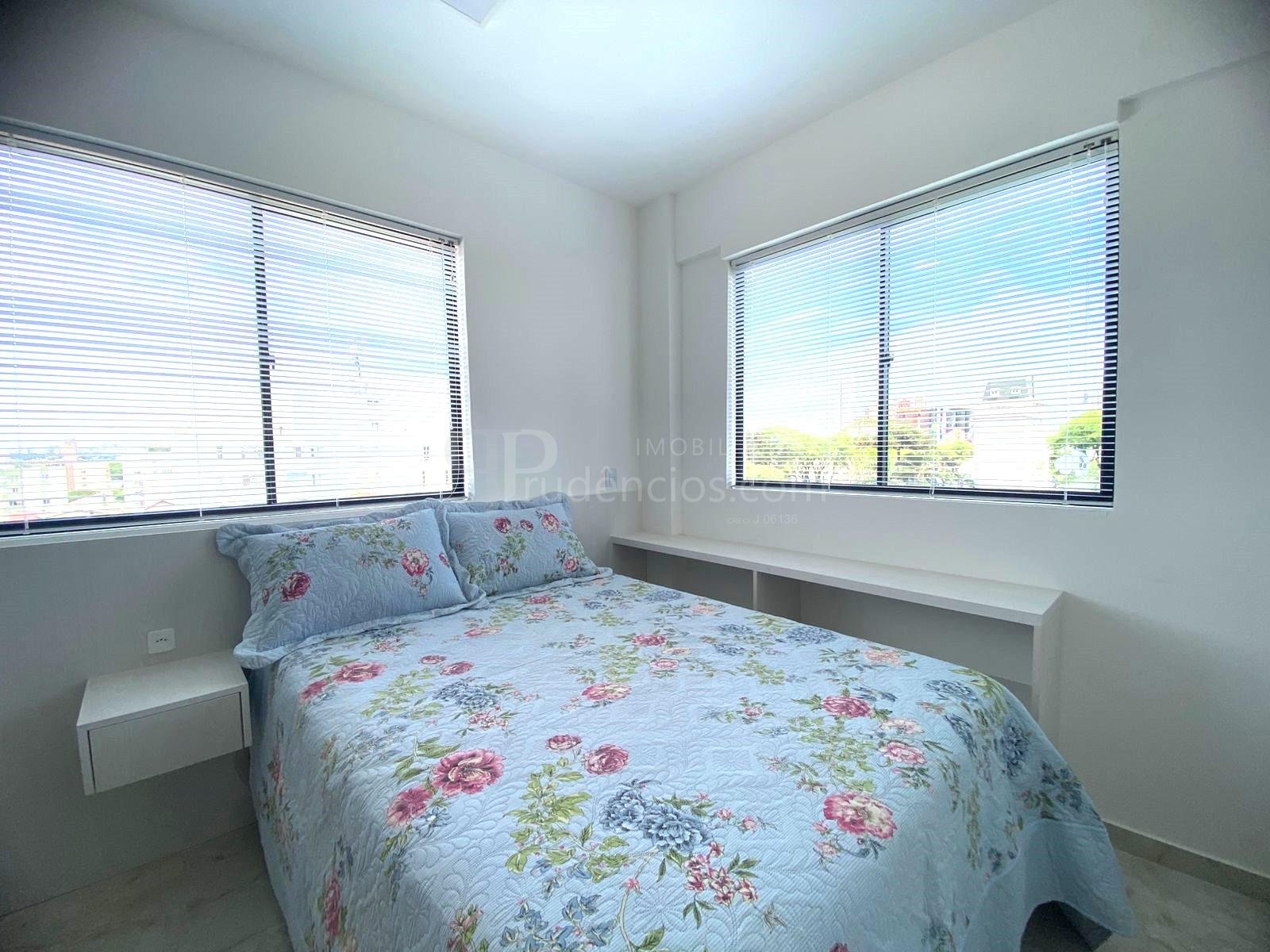 Estudio à venda,  Novo, com móveis sob medida, Jardim Botânico...