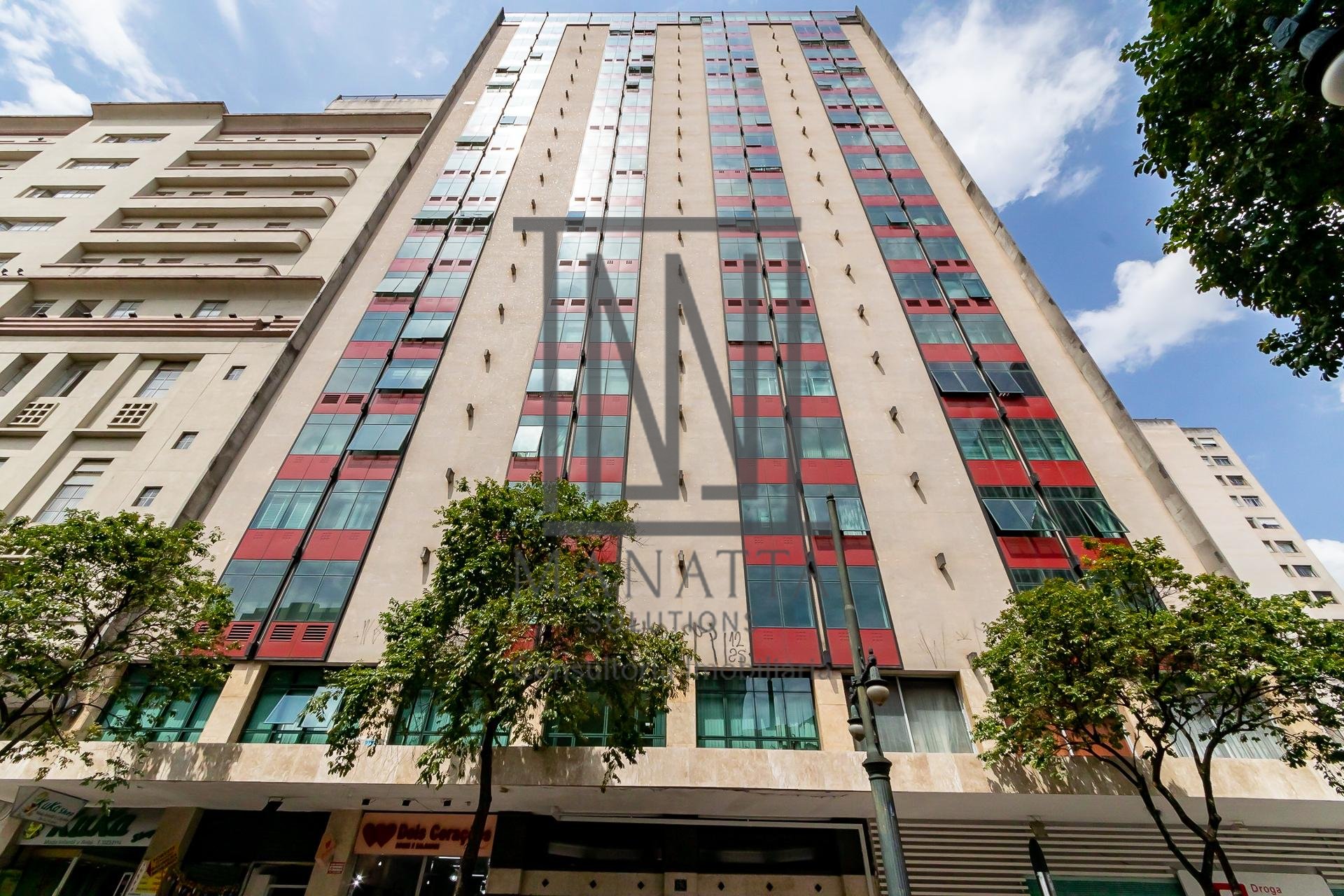 Ampla sala comercial à venda no Coração de Curitiba - PR