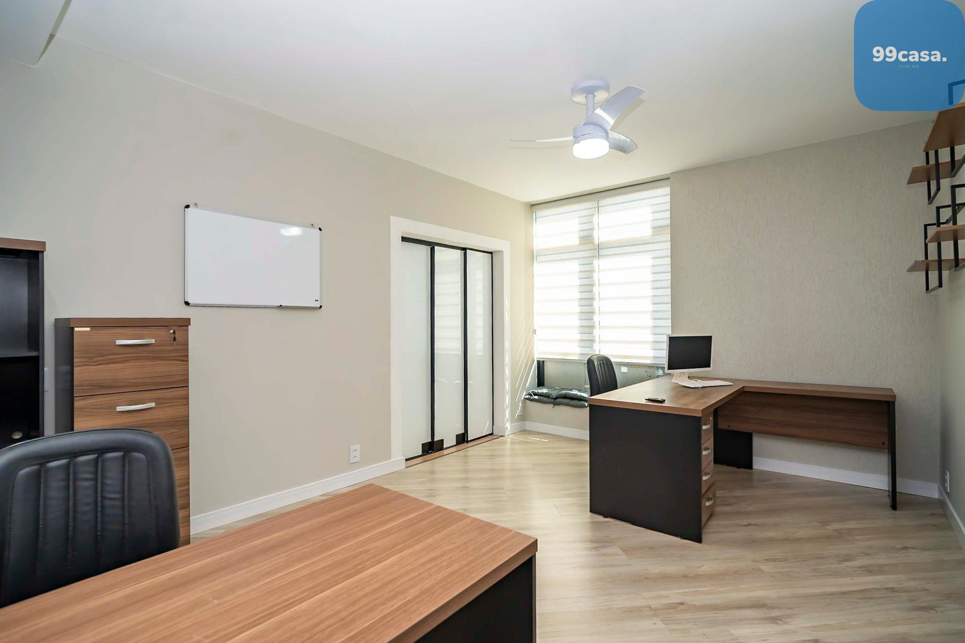 Ampla sala comercial à venda no Coração de Curitiba - PR