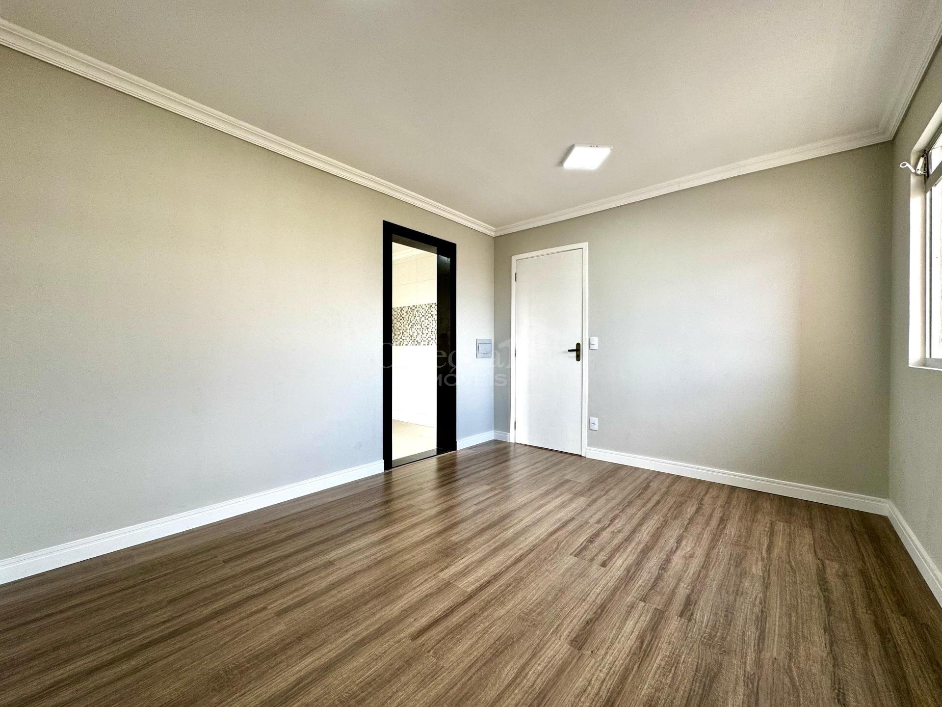 Apartamento com 2 dormitórios à venda  IPÊ. SAO JOSE DOS PINHA...