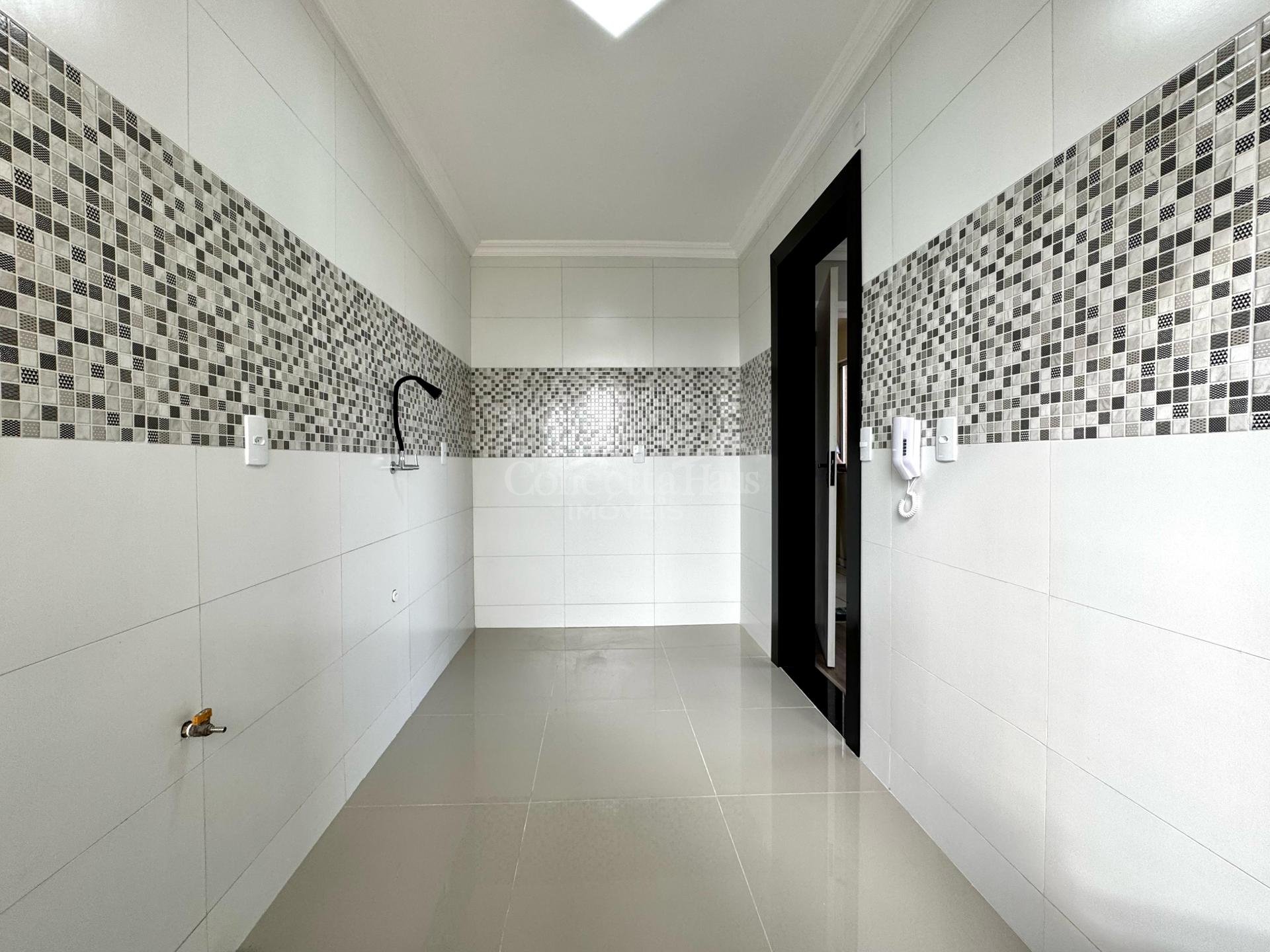 Apartamento com 2 dormitórios à venda  IPÊ. SAO JOSE DOS PINHA...