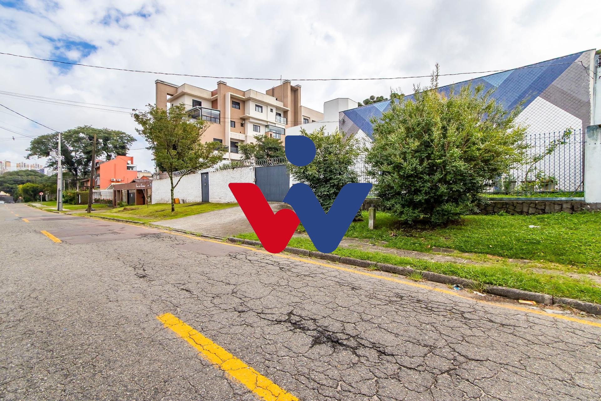 Ótimo terreno à venda no bairro AGUA VERDE, CURITIBA - PR