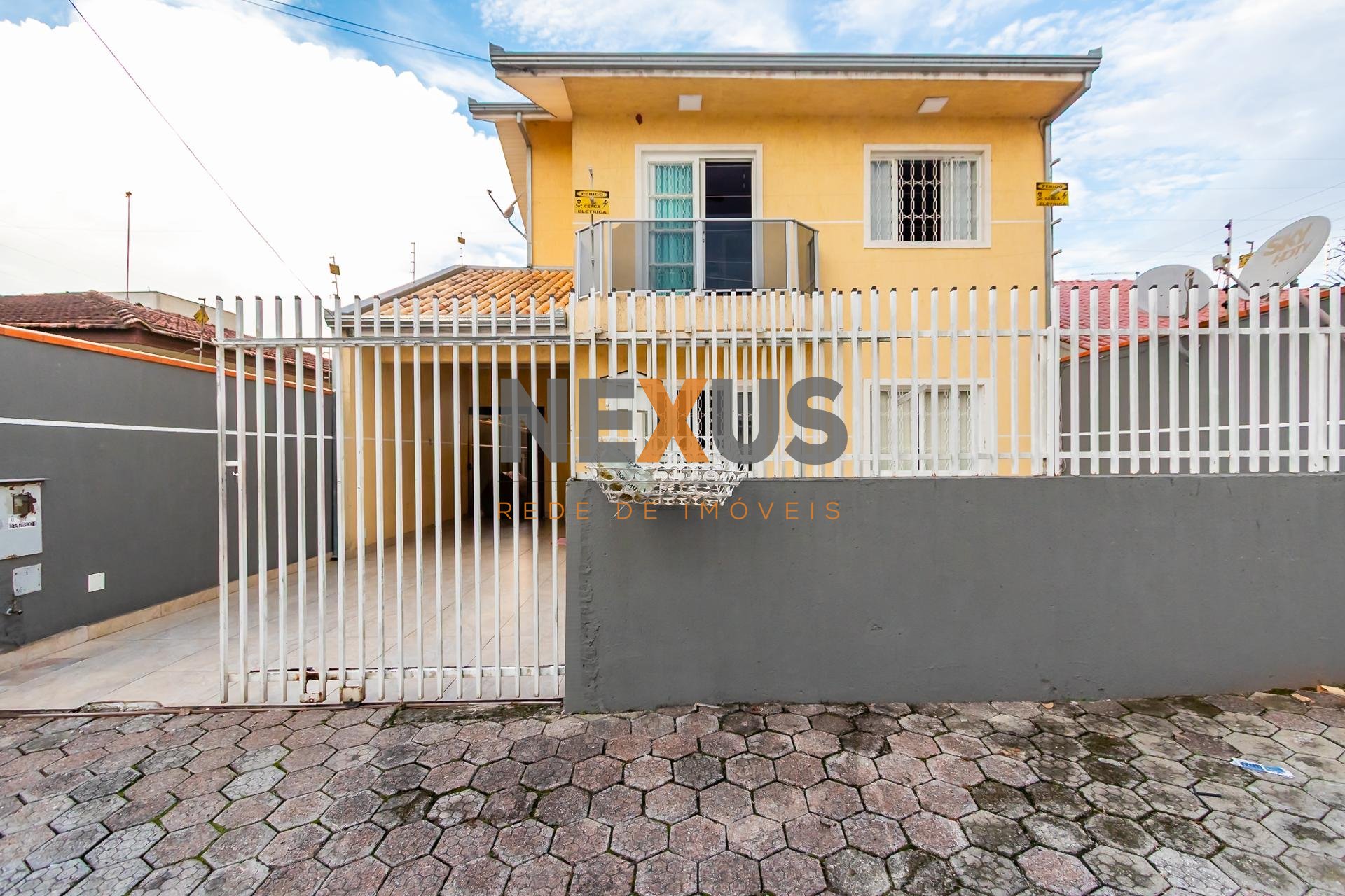 Sobrado com 3 dormitórios à venda, CIC  , CURITIBA - PR