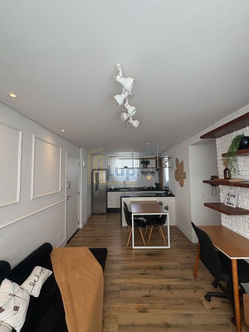 Apartamento todo mobiliado, 3 dormitórios, à venda no ÁGUA VER...