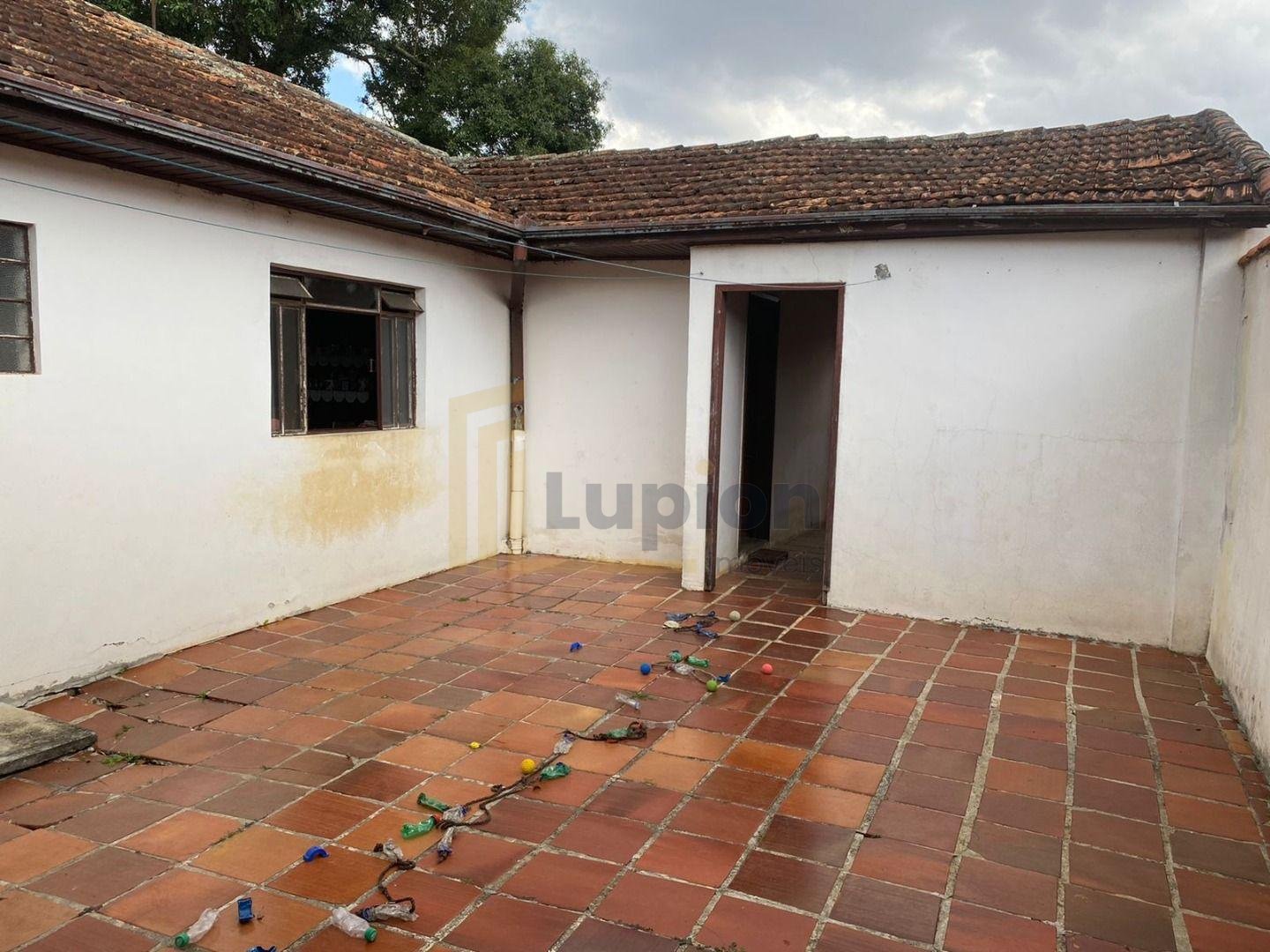 Casa à venda no Capão da Imbuia, Curitiba - PR. Excelente opor...