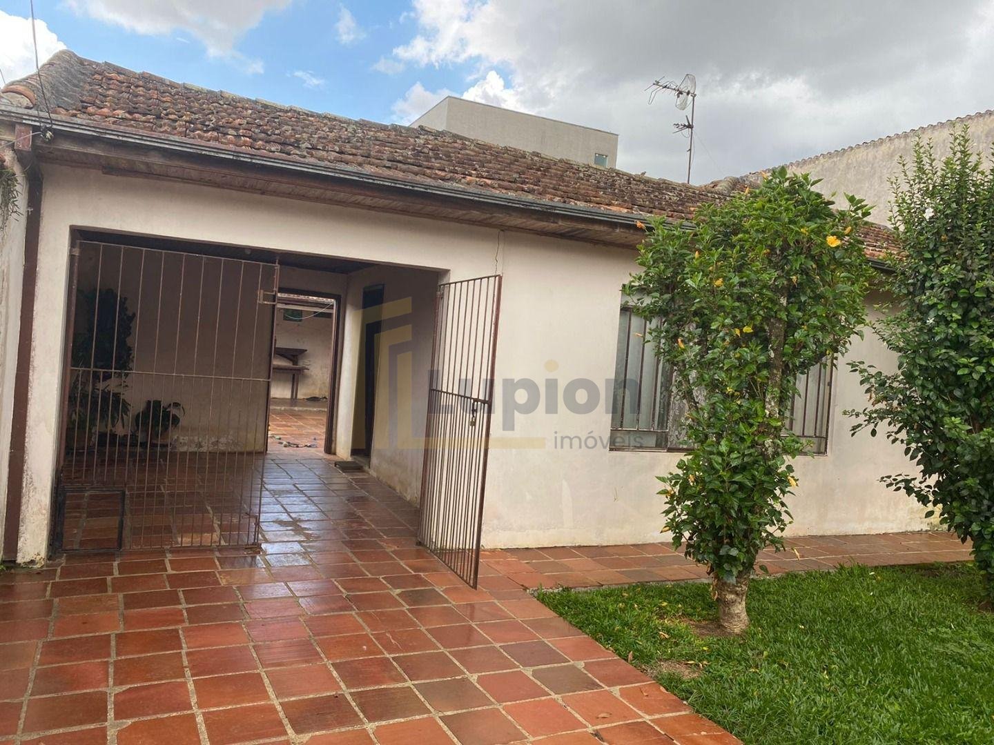 Casa à venda no Capão da Imbuia, Curitiba - PR. Excelente opor...