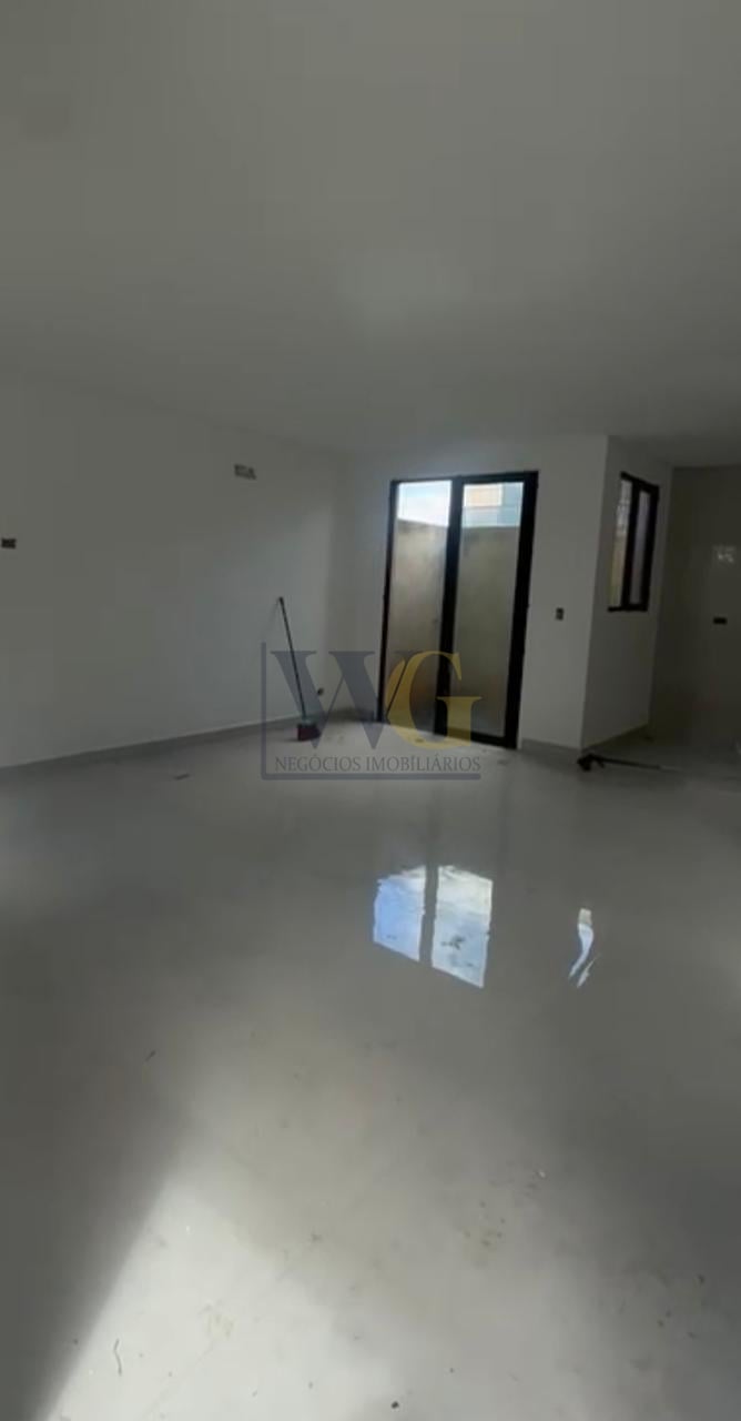 Sobrado com 3 dormitórios à venda,169.98 m , UBERABA  , CURITI...