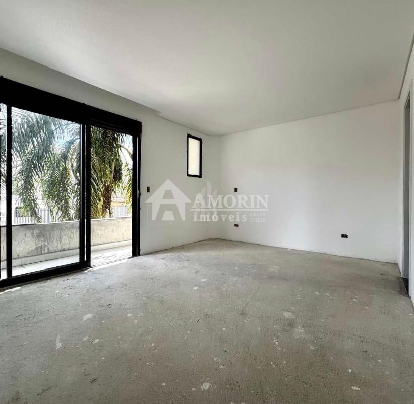 Sobrado com 3 dormitórios à venda,169.98 m , UBERABA  , CURITI...