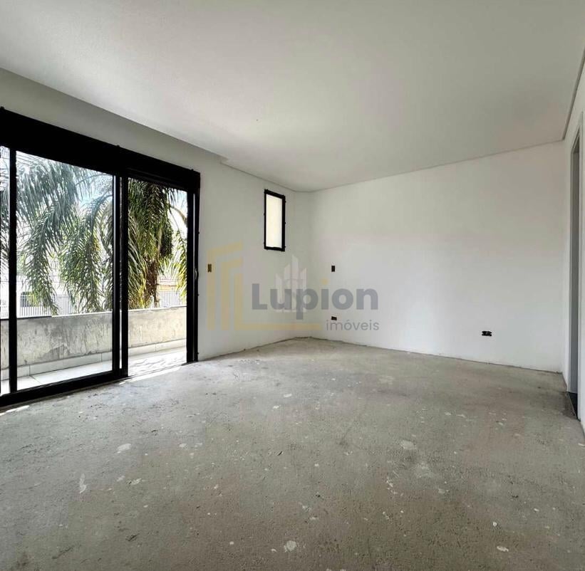 Sobrado com 3 dormitórios à venda,169.98 m , UBERABA  , CURITI...