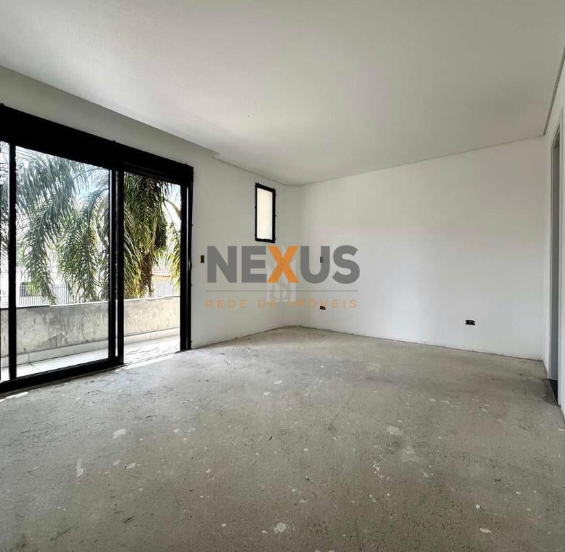 Sobrado com 3 dormitórios à venda,169.98 m , UBERABA  , CURITI...