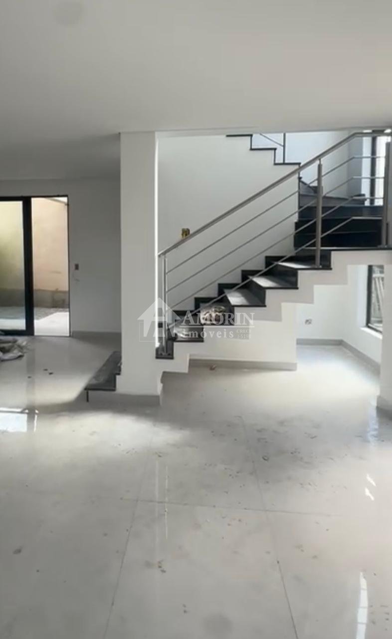 Sobrado com 3 dormitórios à venda,169.98 m , UBERABA  , CURITI...