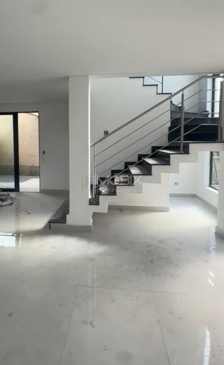 Sobrado com 3 dormitórios à venda,169.98 m , UBERABA  , CURITI...