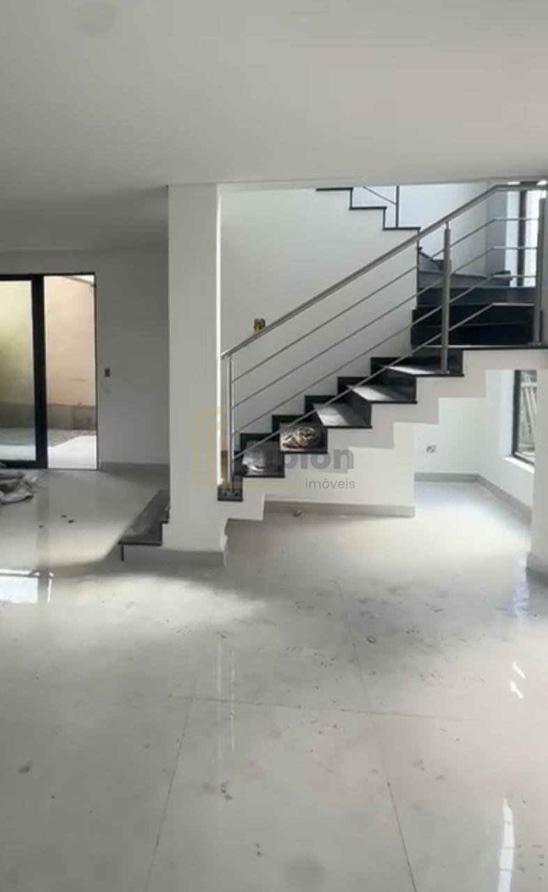 Sobrado com 3 dormitórios à venda,169.98 m , UBERABA  , CURITI...