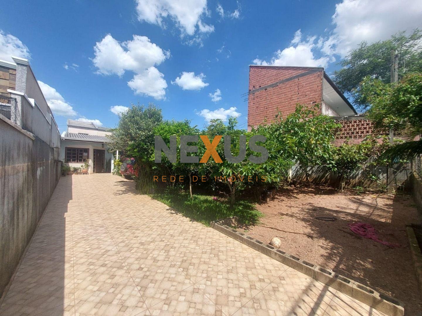 Casa não averbada com amplo terreno à venda,no Iguaçu  , FAZEN...