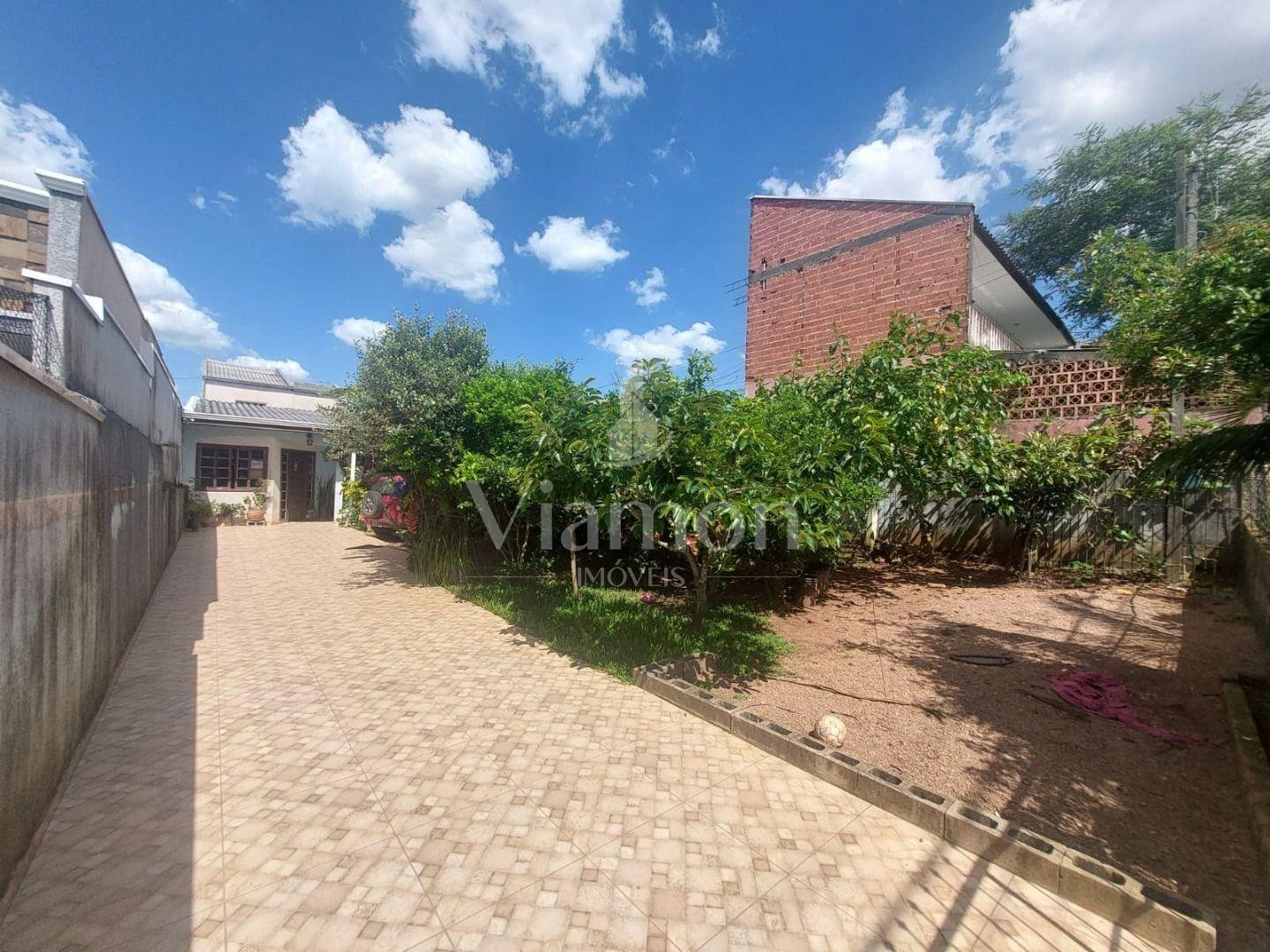 Casa não averbada com amplo terreno à venda,no Iguaçu  , FAZEN...
