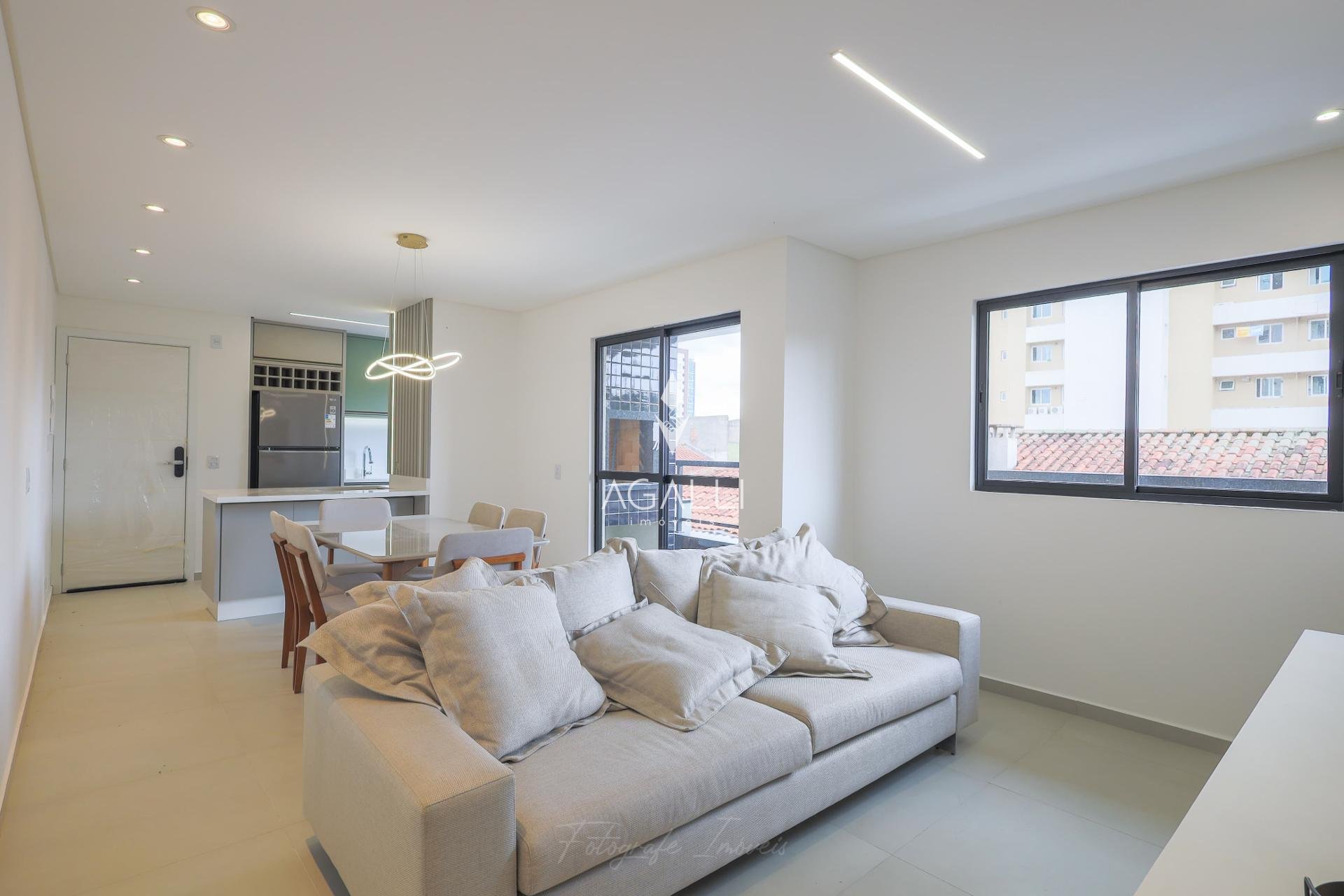 Apartamento com 3 dormitórios à venda, SÃO PEDRO  , SAO JOSE D...