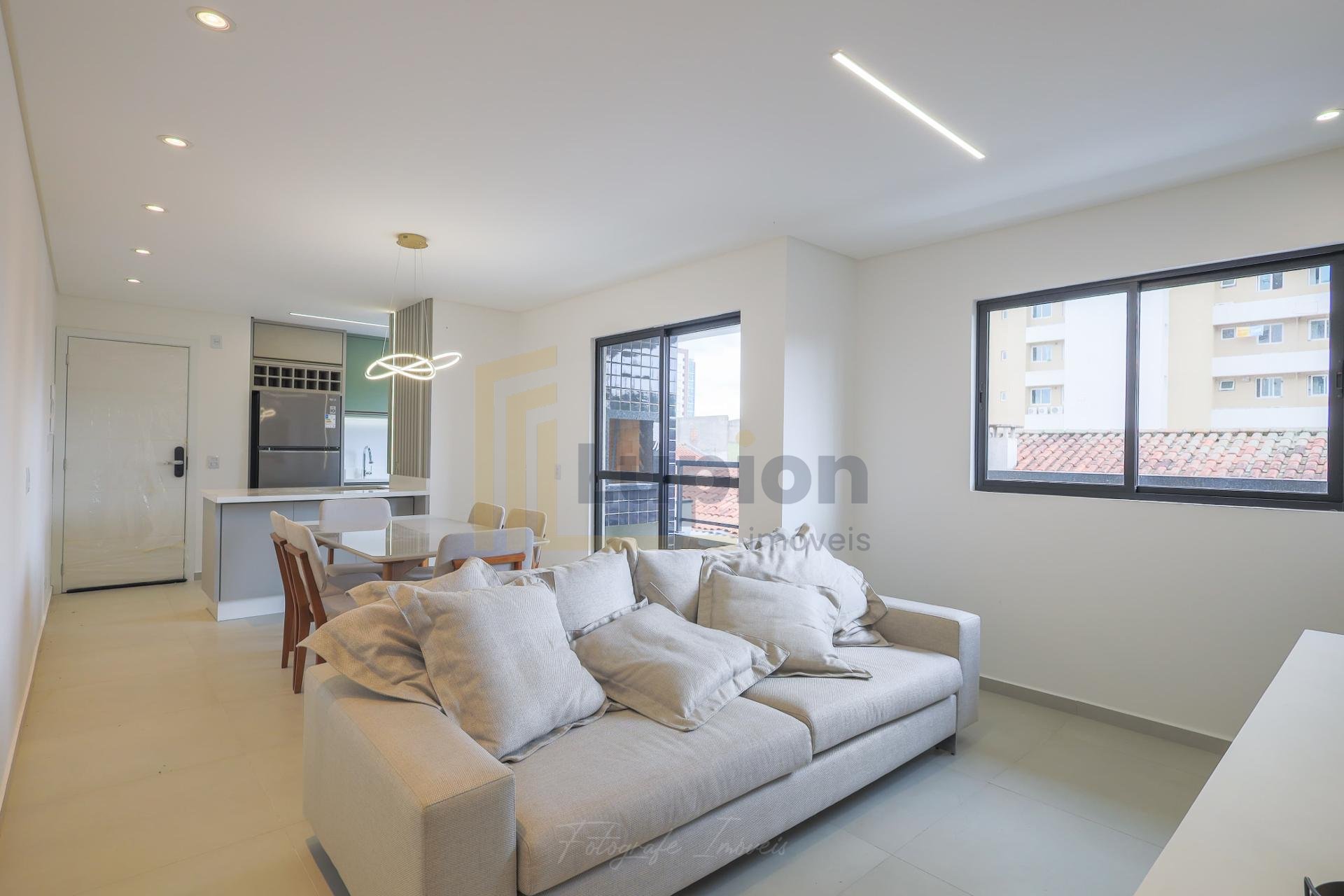 Apartamento com 3 dormitórios à venda, SÃO PEDRO  , SAO JOSE D...