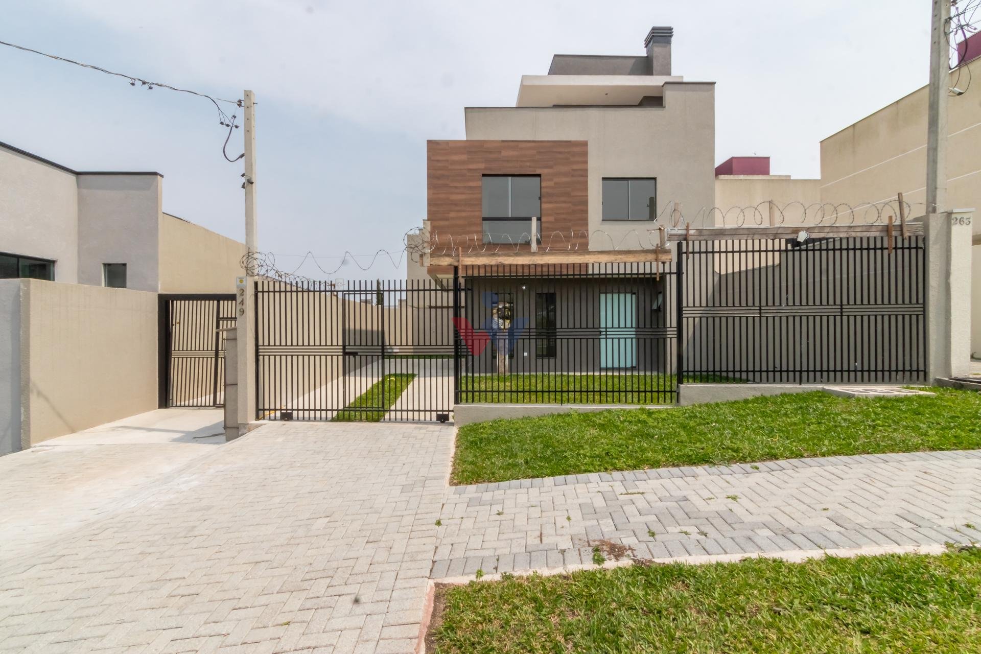 Sobrado com 3 dormitórios à venda, UBERABA  , CURITIBA - PR