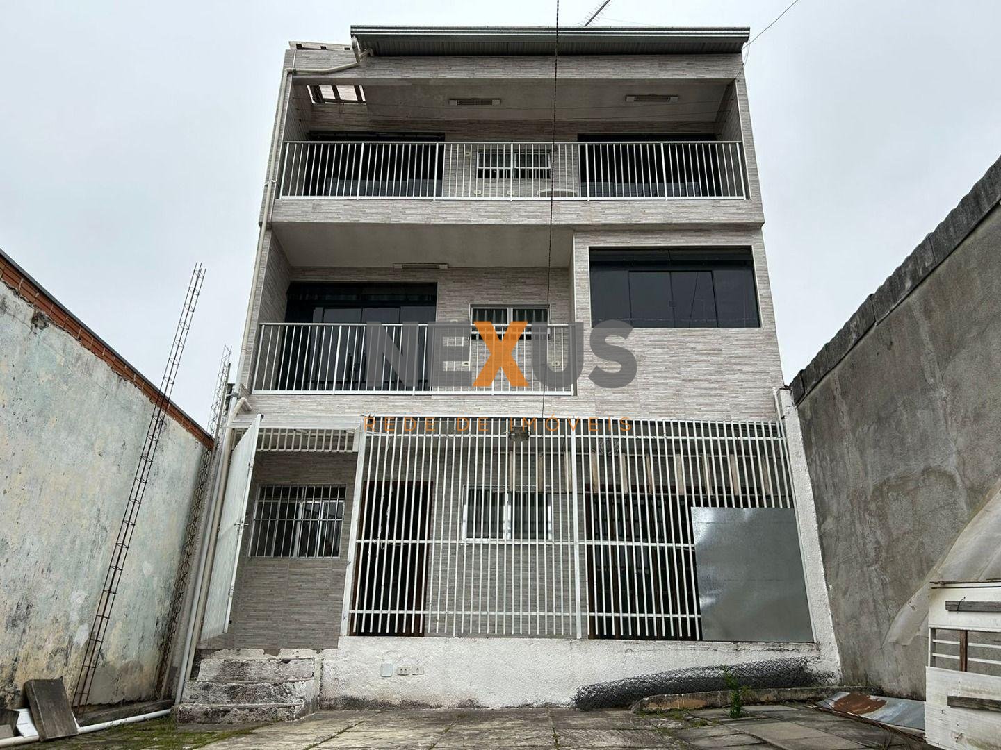 Sobrado com 3 dormitórios à venda, PINHEIRINHO  , CURITIBA - PR