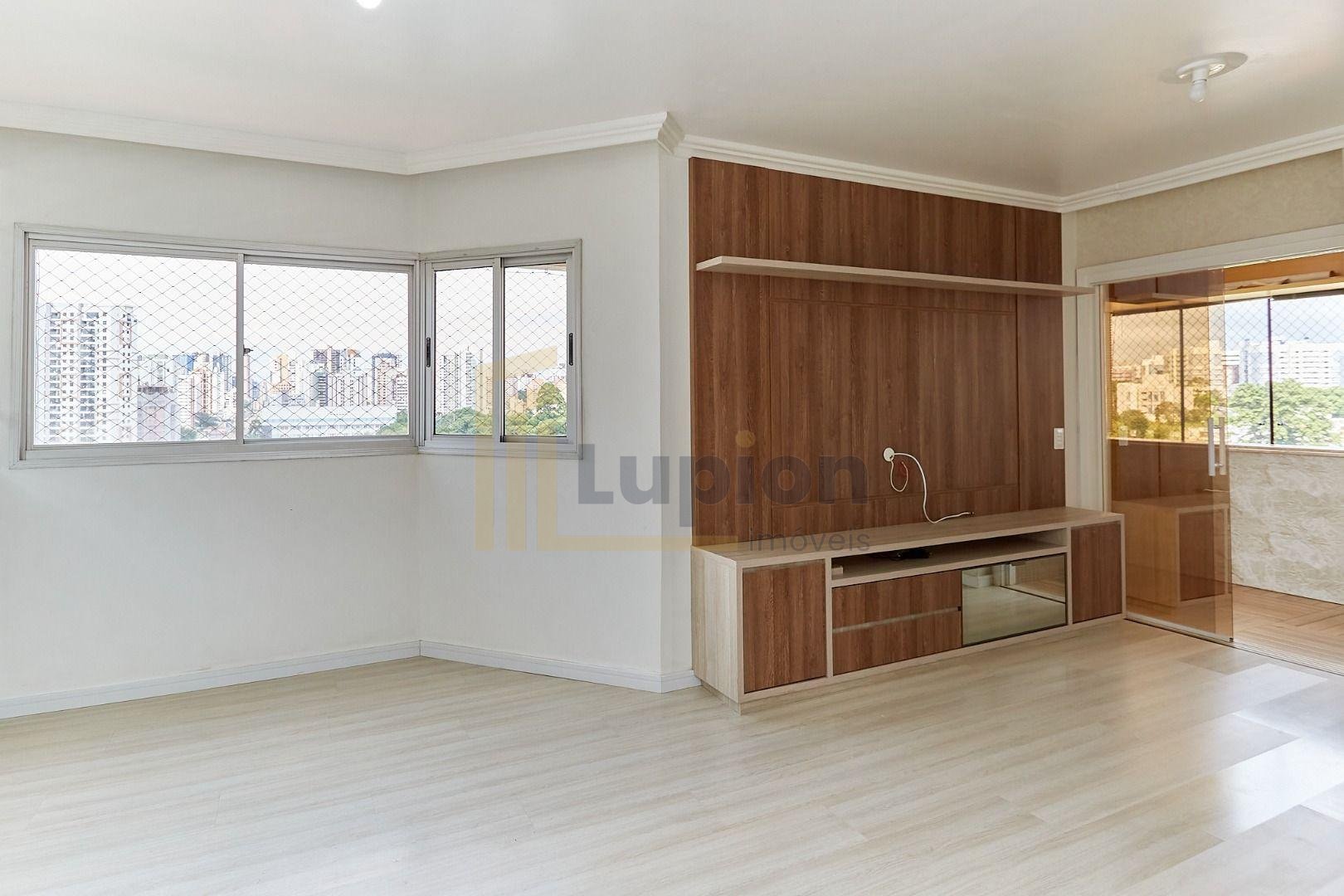 Apartamento com 3 dormitórios à venda,102.11 m , CABRAL  , CUR...