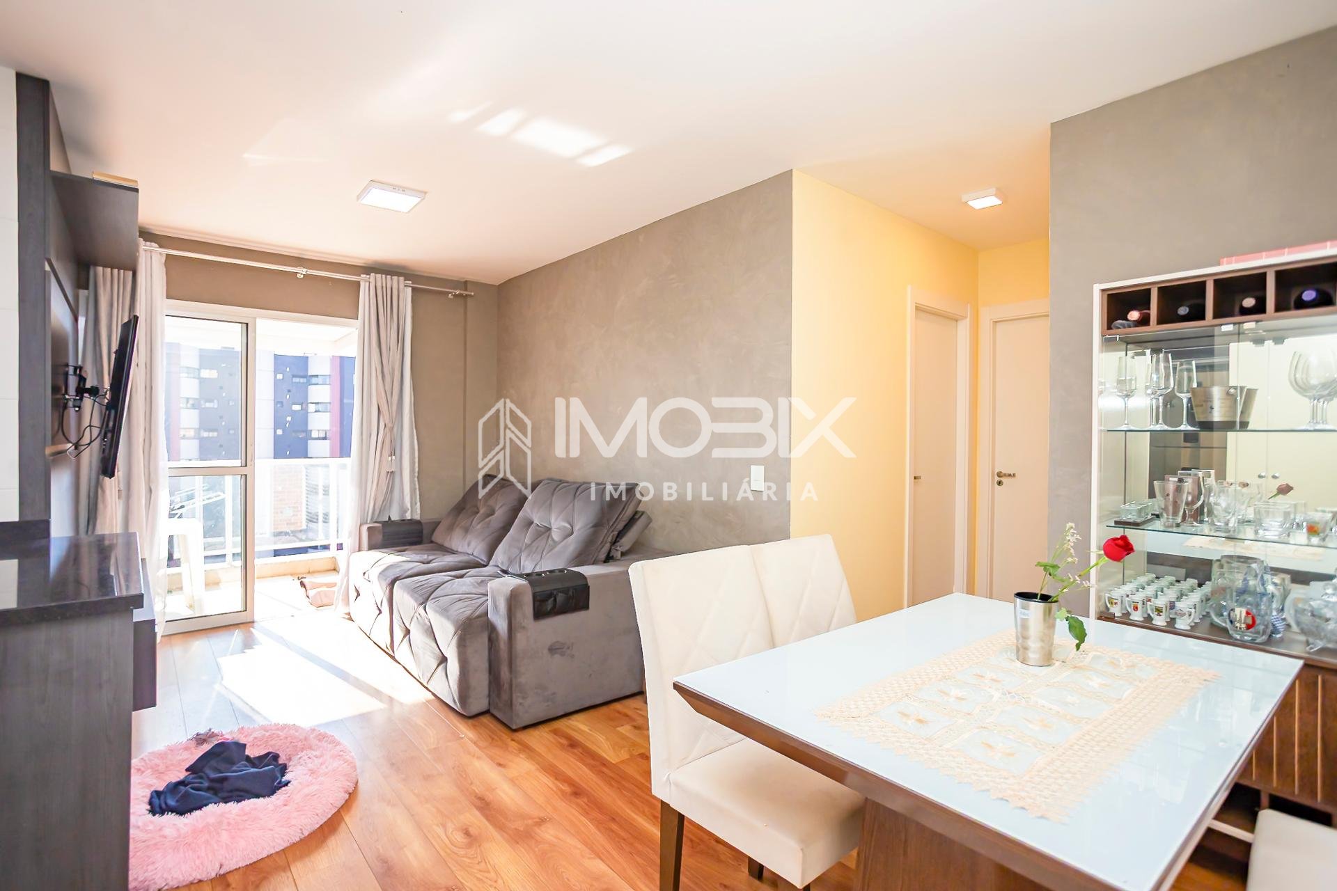 Apartamento semi-mobiliado à venda no bairro BACACHERI, CURITI...