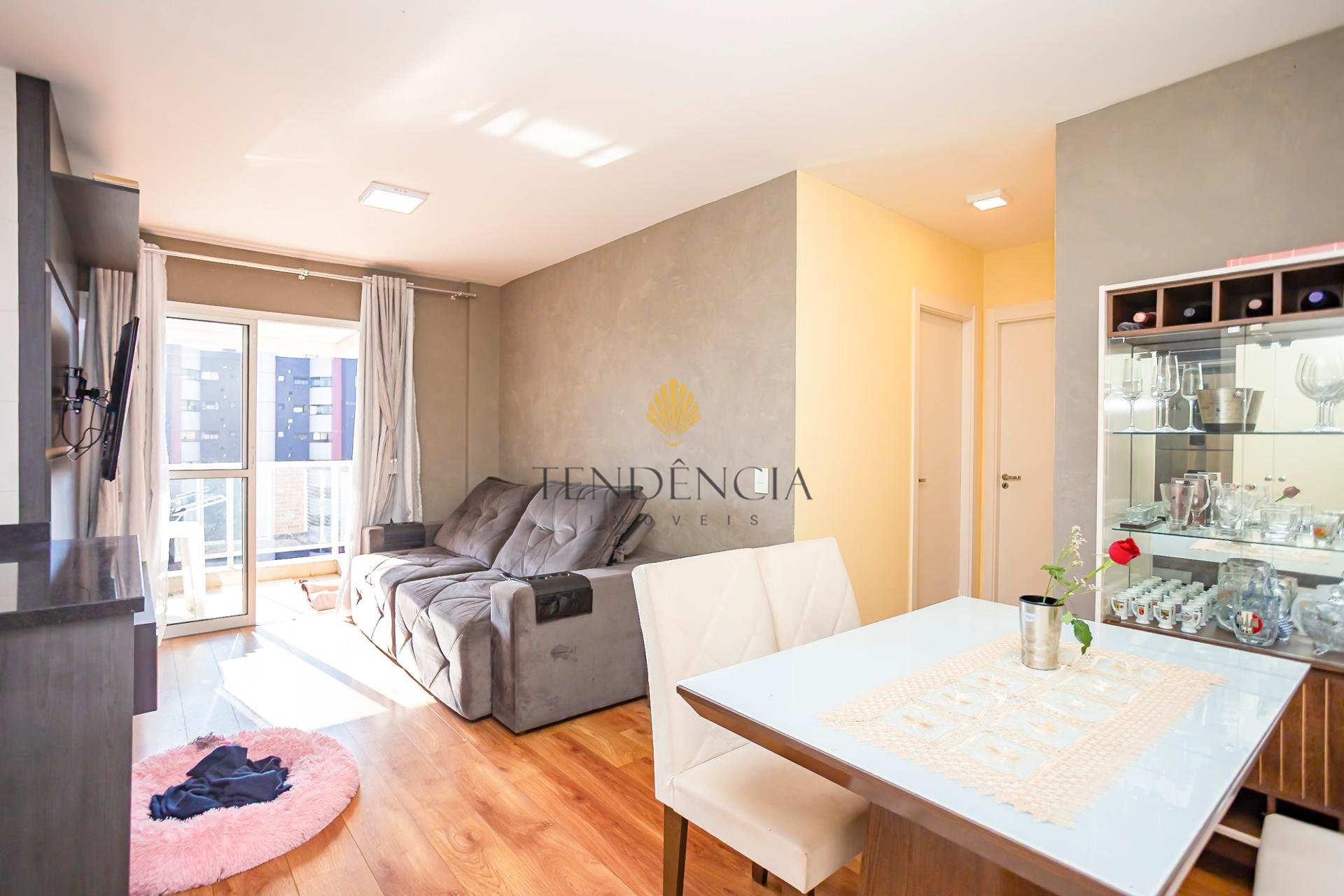 Apartamento semi-mobiliado à venda no bairro BACACHERI, CURITI...
