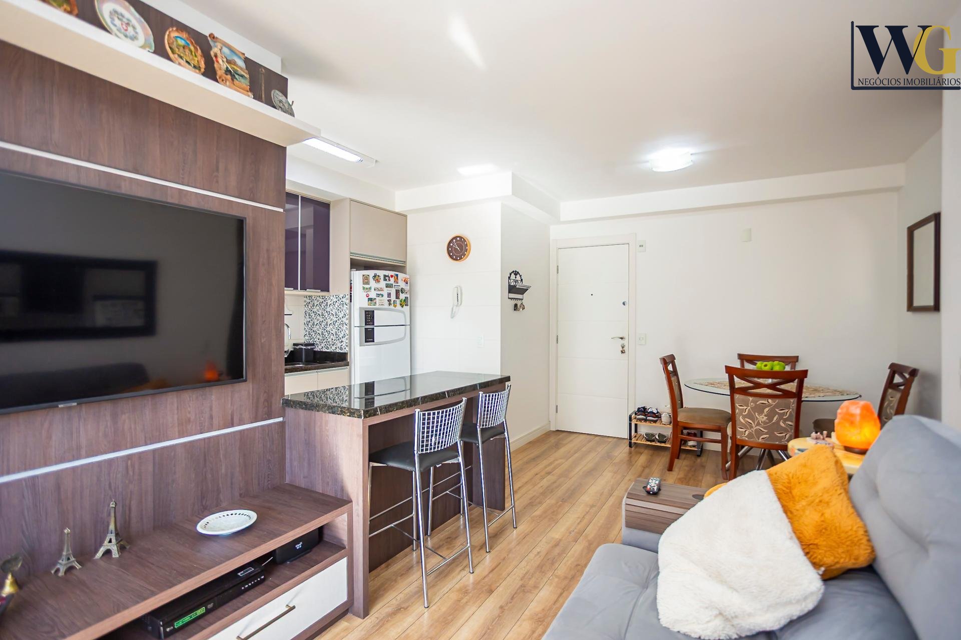 Apartamento todo mobiliado à venda no BACACHERI, CURITIBA - PR
