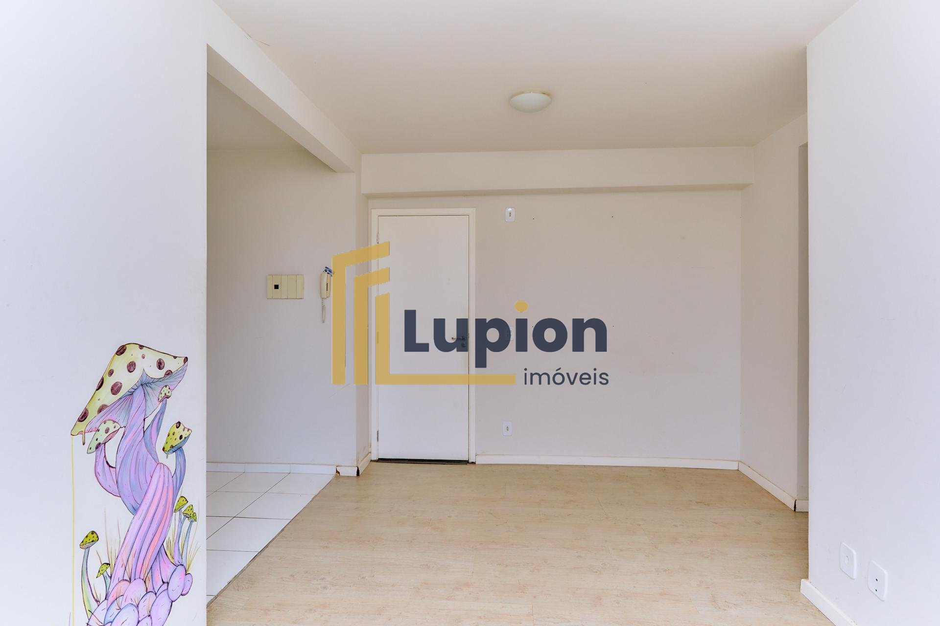 Lindo apartamento à venda no bairro PINHEIRINHO, CURITIBA - PR