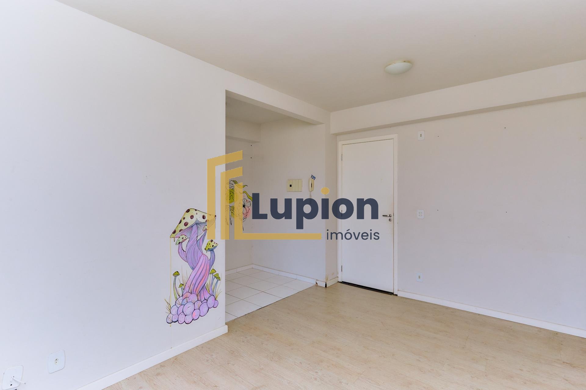 Lindo apartamento à venda no bairro PINHEIRINHO, CURITIBA - PR
