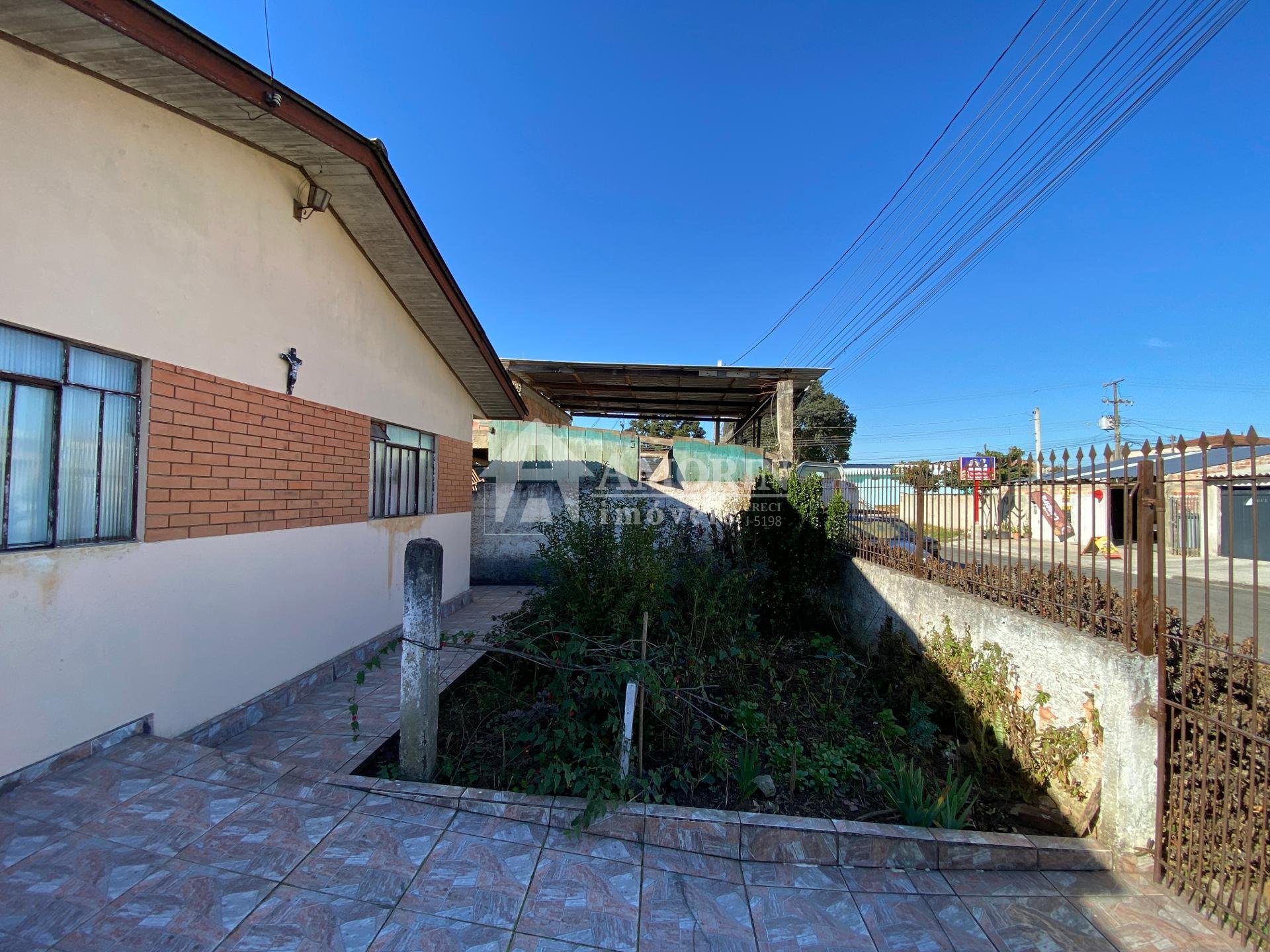 Imóvel a venda no bairro Iguaçu com 360m  de amplo terreno