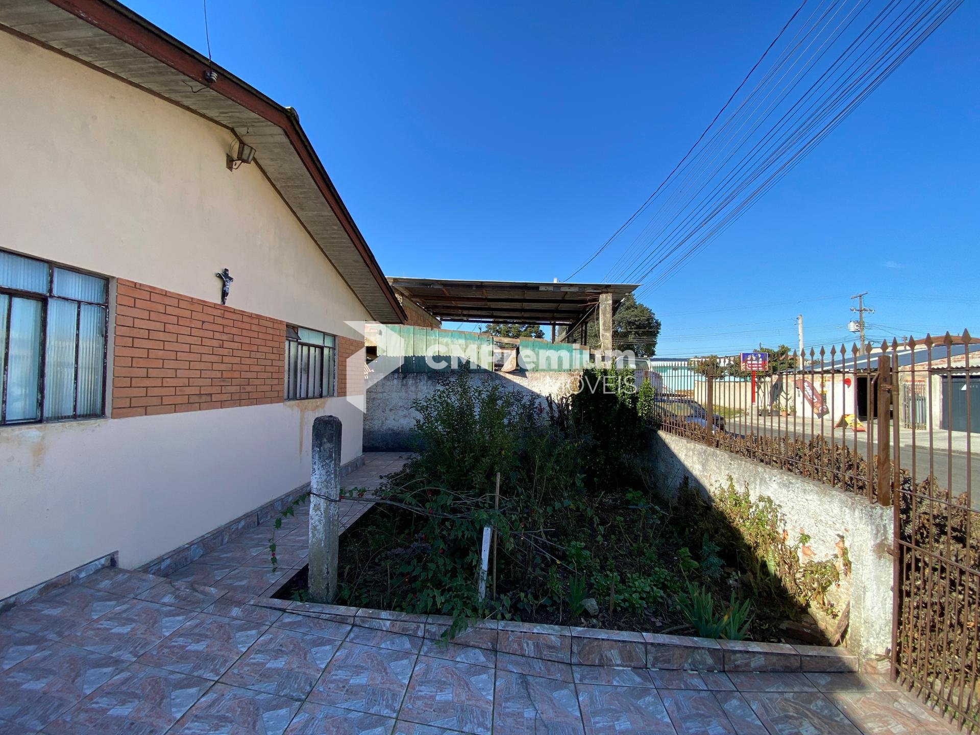 Imóvel a venda no bairro Iguaçu com 360m  de amplo terreno