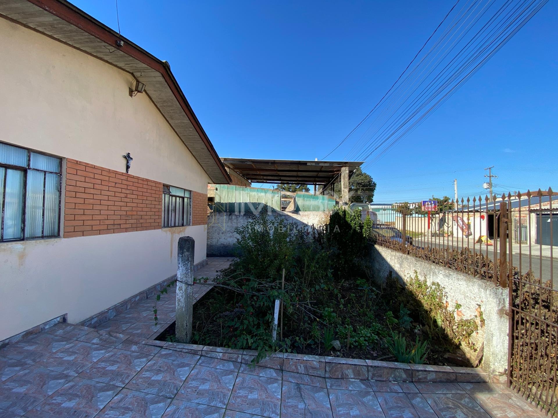 Imóvel a venda no bairro Iguaçu com 360m  de amplo terreno