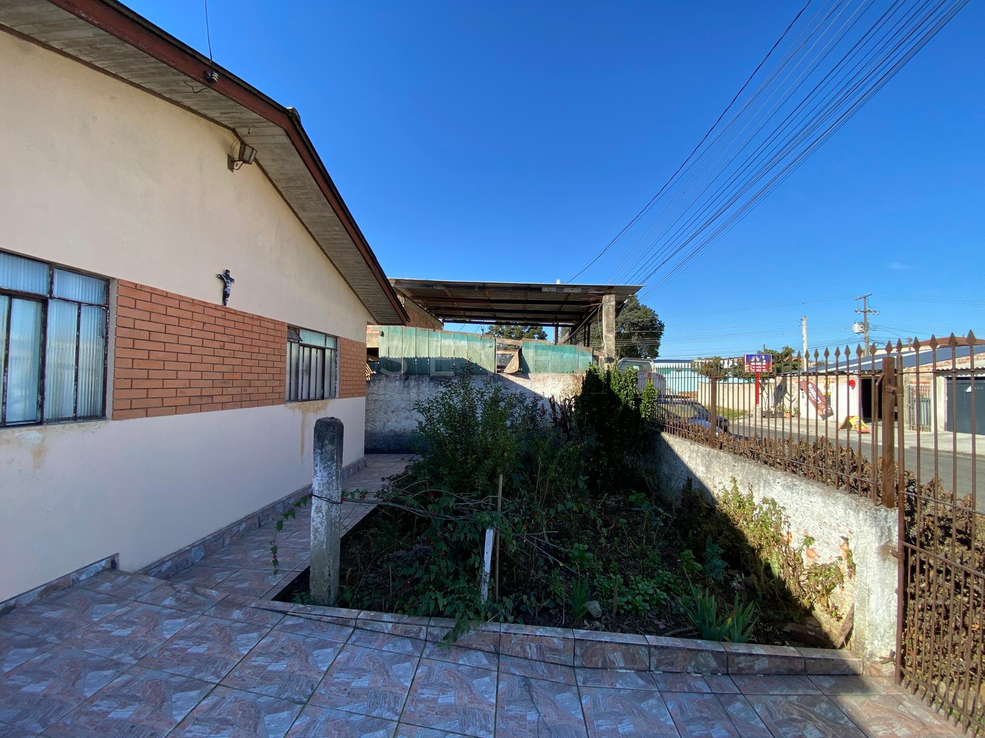 Imóvel a venda no bairro Iguaçu com 360m  de amplo terreno