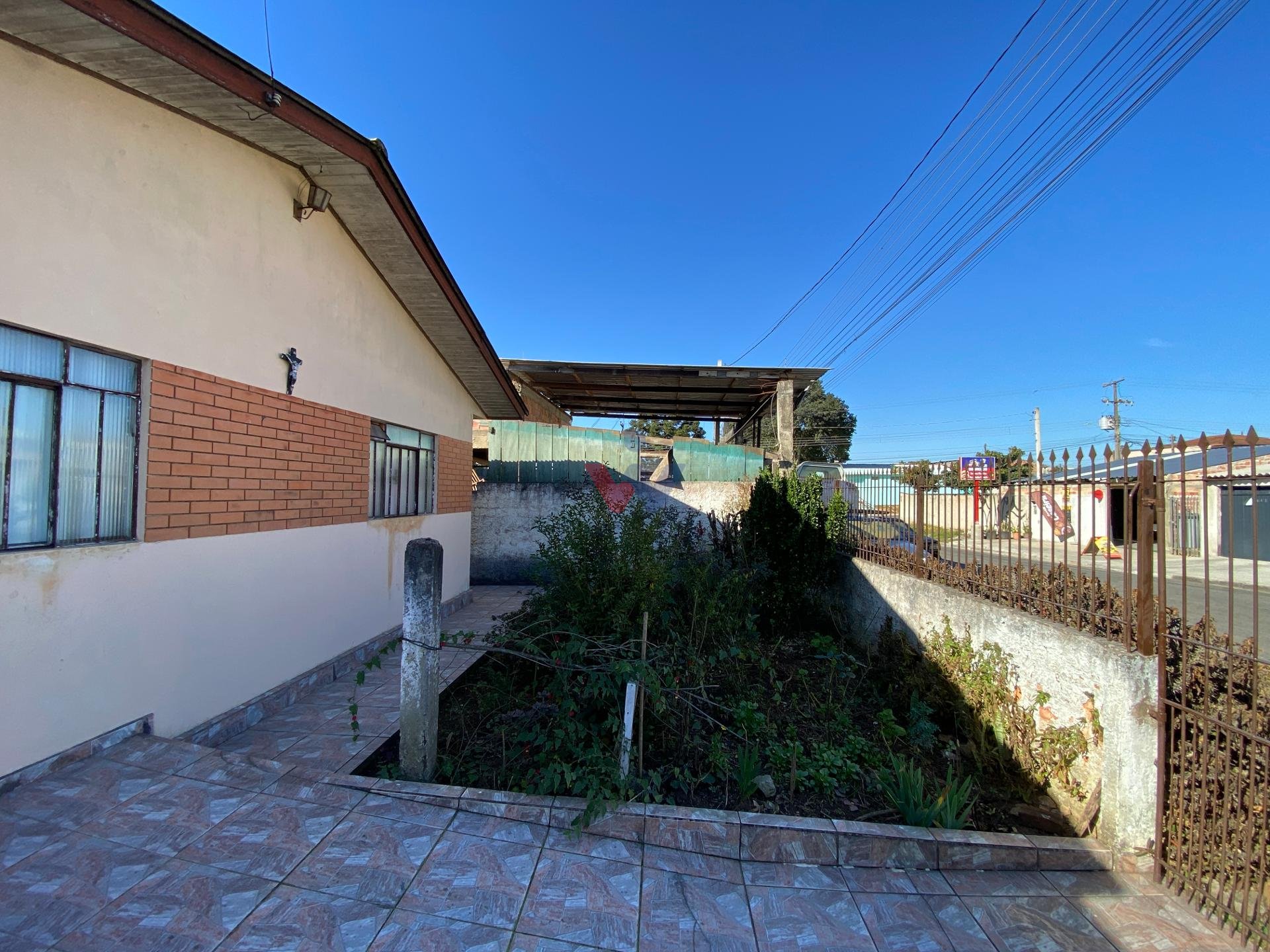 Imóvel a venda no bairro Iguaçu com 360m  de amplo terreno