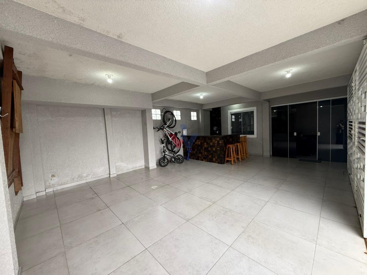 Sobrado, 3 quartos sendo 1 suíte e sala para 2 ambientes em Fa...