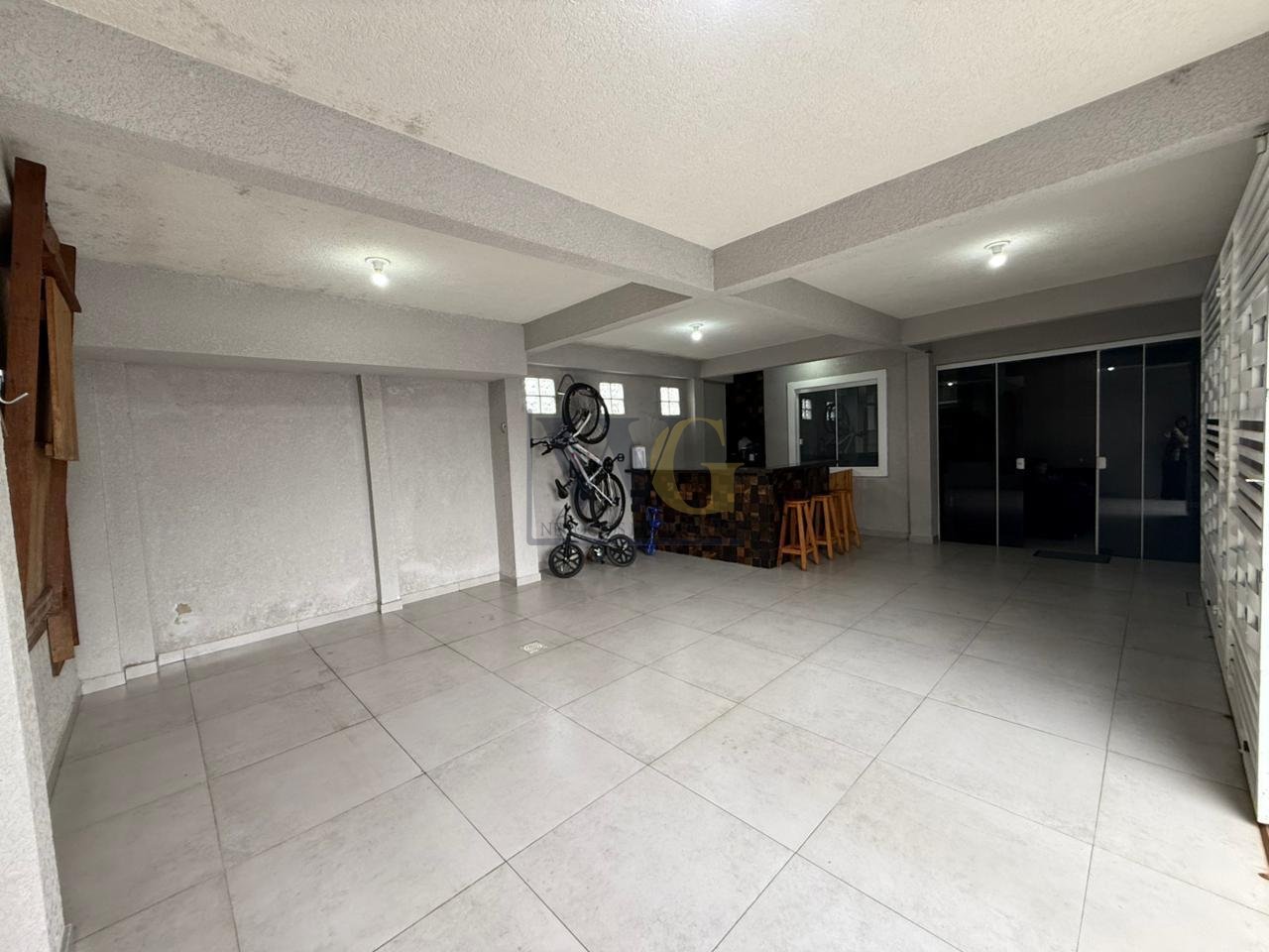 Sobrado, 3 quartos sendo 1 suíte e sala para 2 ambientes em Fa...