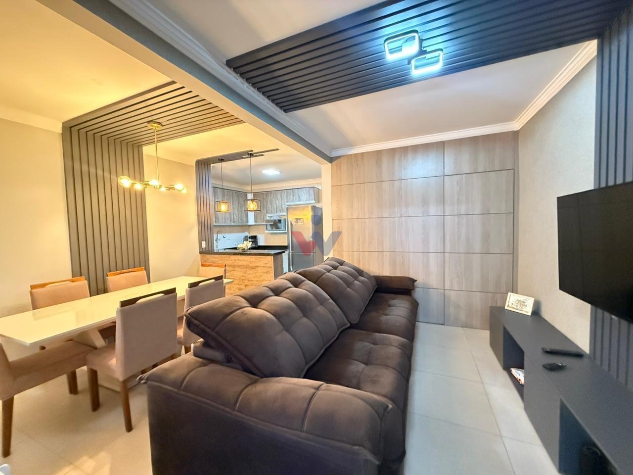 Sobrado, 3 quartos sendo 1 suíte e sala para 2 ambientes em Fa...