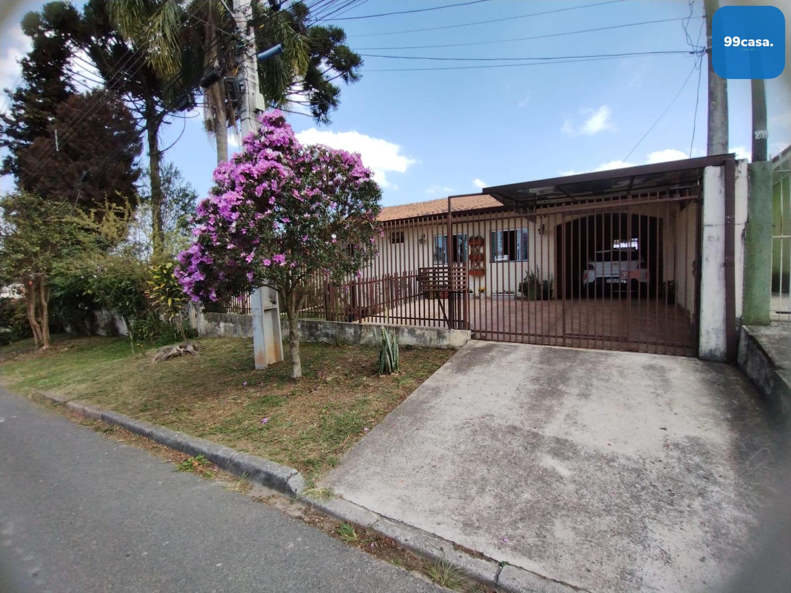 Casa à venda no bairro TINGUI,             CURITIBA - PR