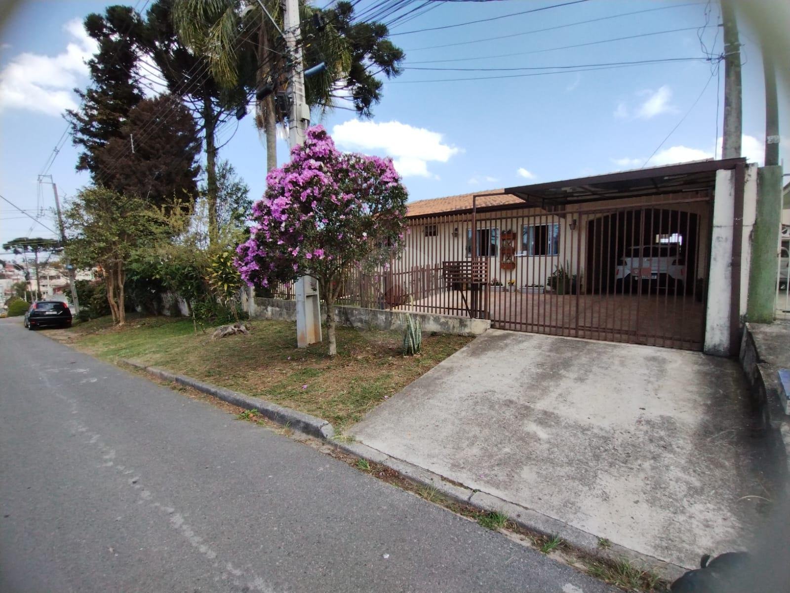 Casa à venda no bairro TINGUI,             CURITIBA - PR