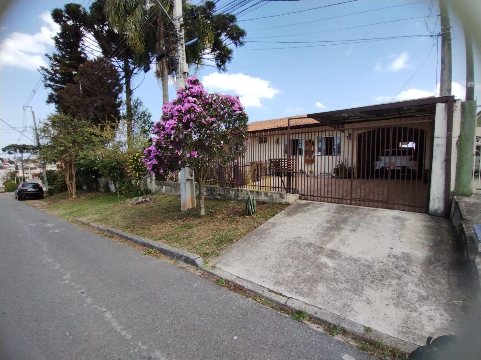 Casa à venda no bairro TINGUI,             CURITIBA - PR