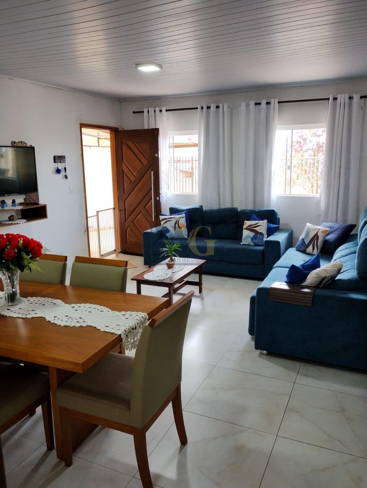 Casa à venda no bairro TINGUI,             CURITIBA - PR
