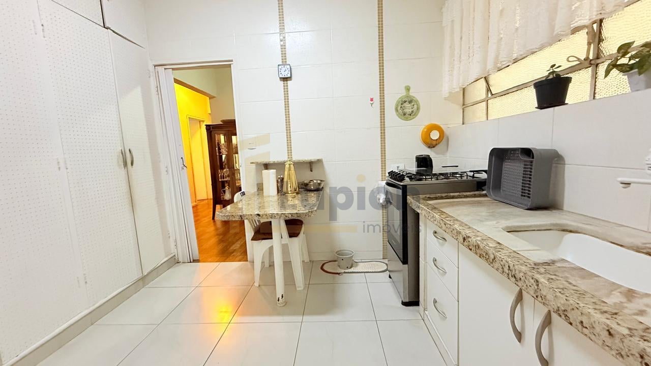 Apartamento à venda no CENTRO de       CURITIBA  -   PR