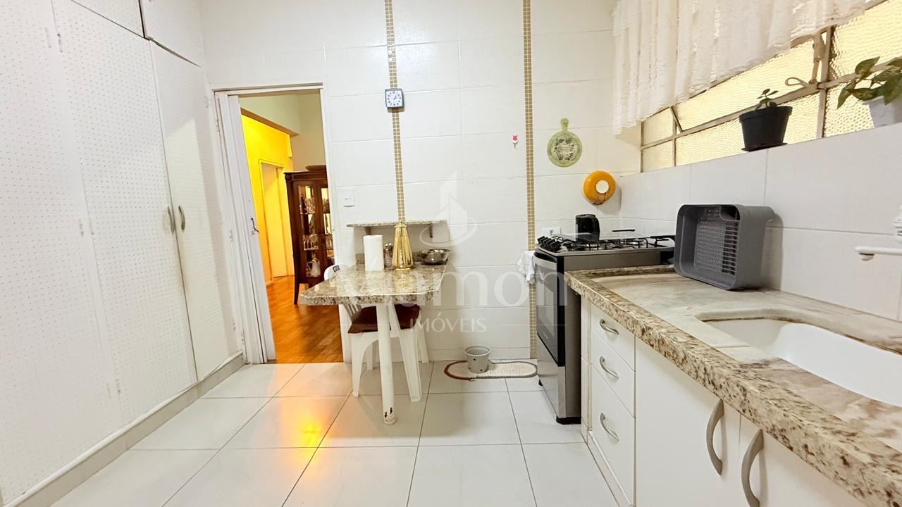 Apartamento à venda no CENTRO de       CURITIBA  -   PR
